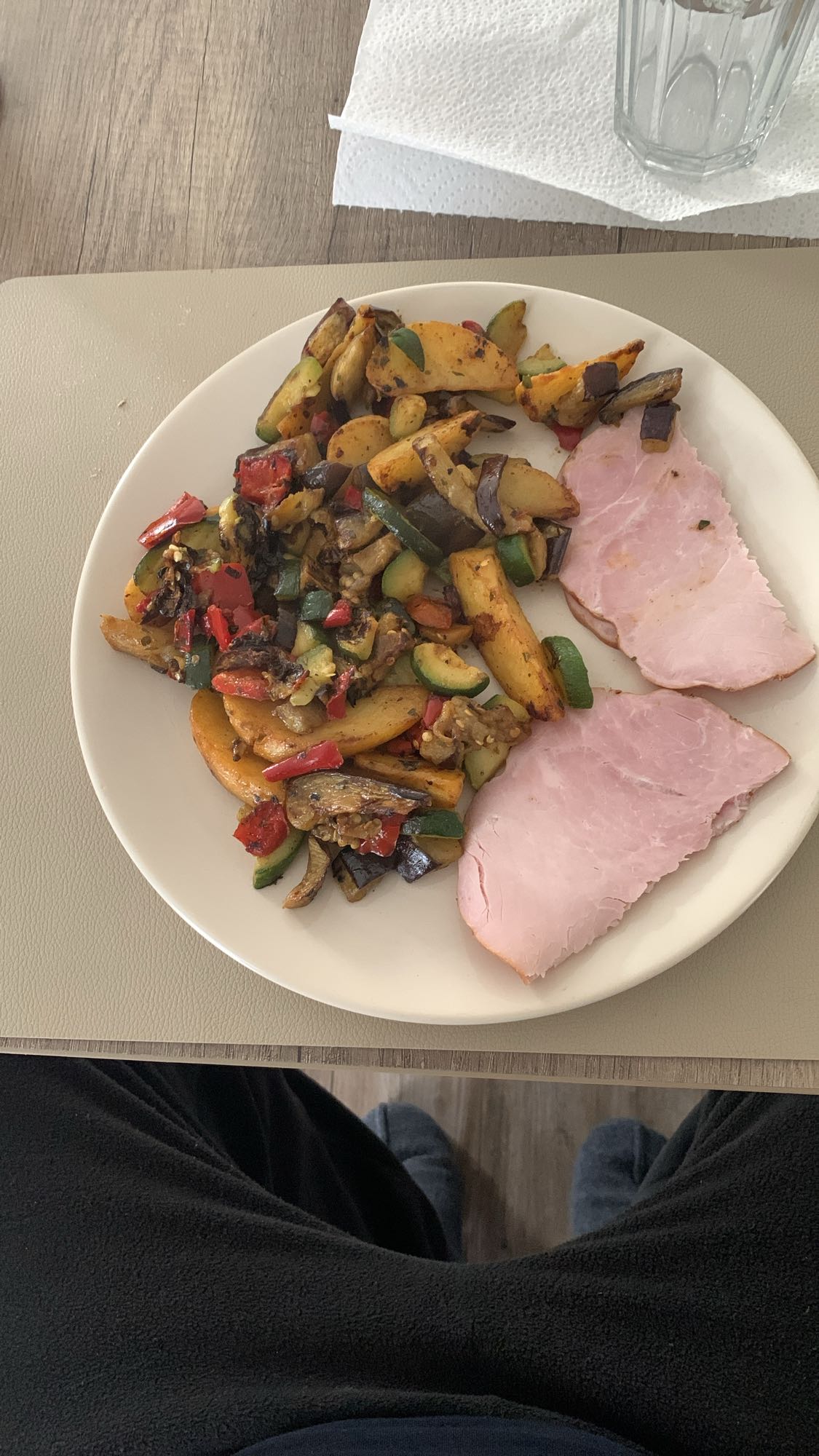 Jambon et légumes sautés