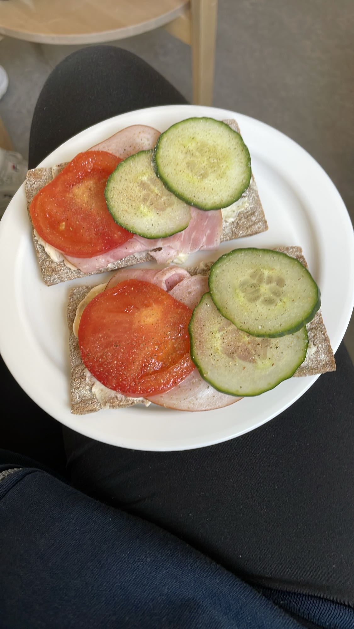 Knäckebröd med pålägg