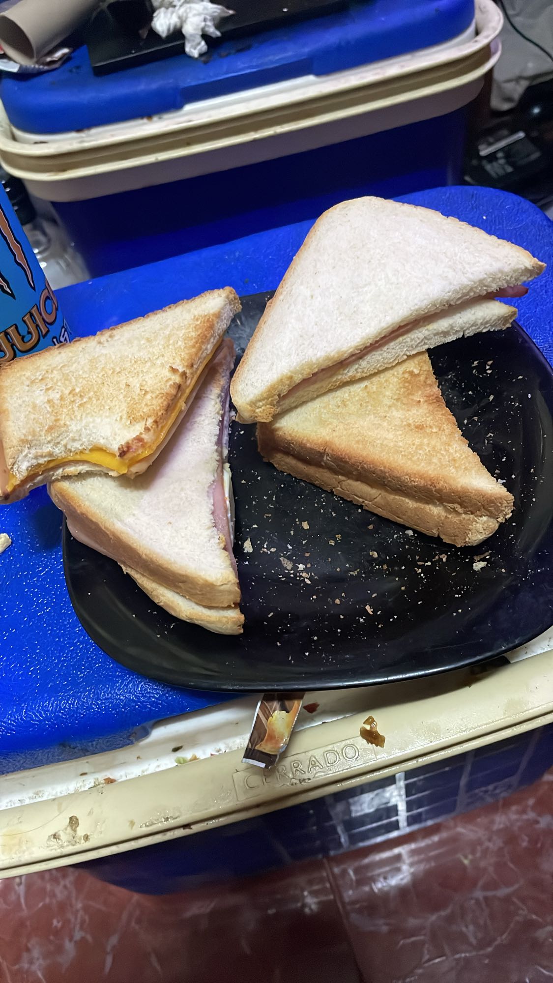 Sándwich de jamón y queso