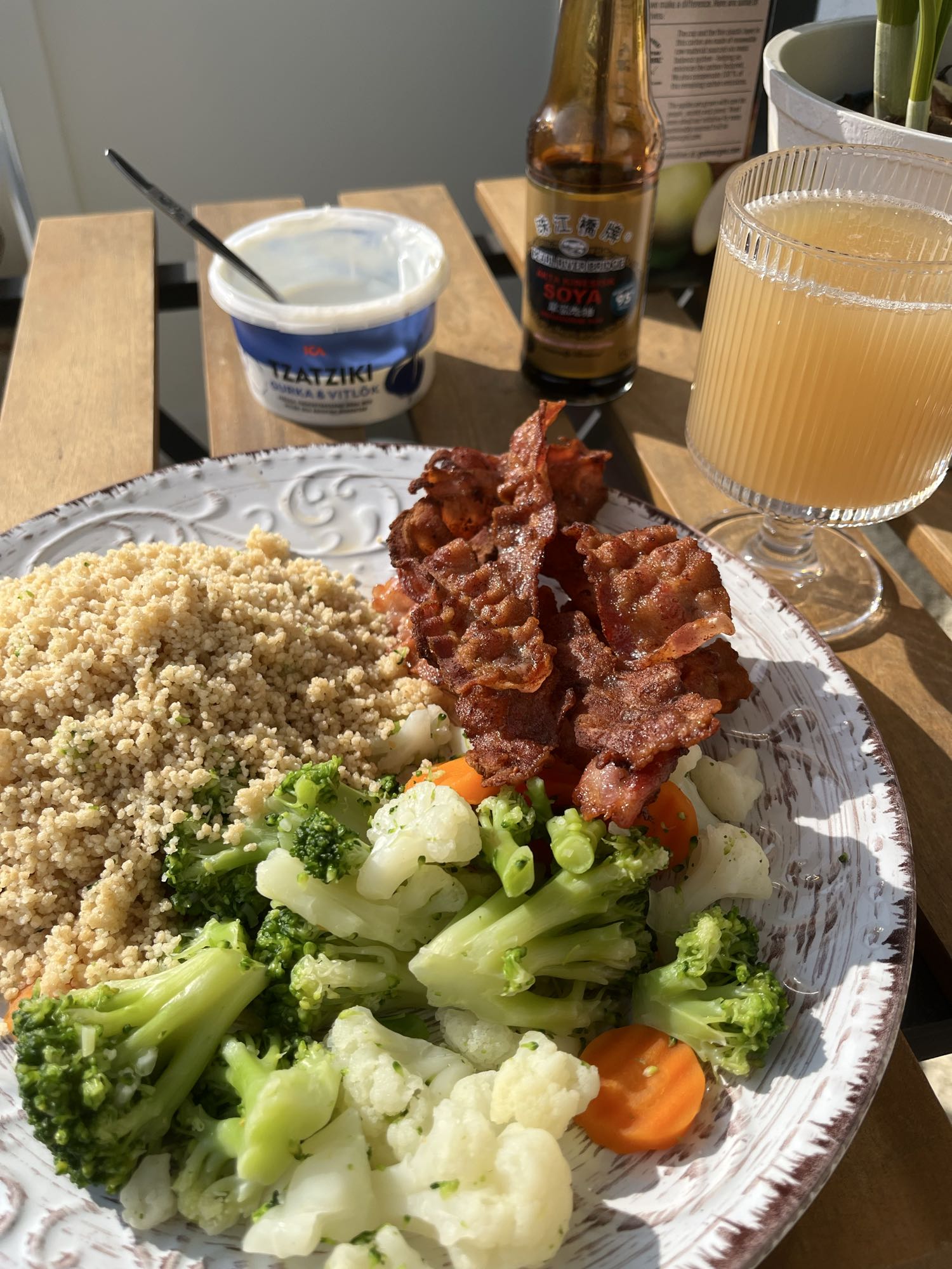 Couscous med bacon och grönsaker