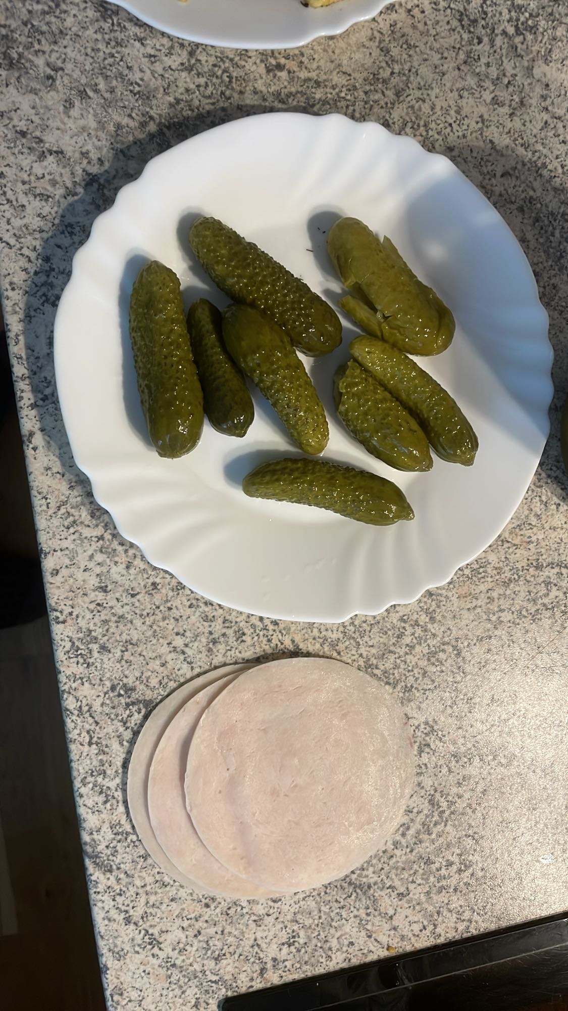 Kumarice in piščančja šunka