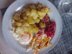 Fried Eggs with Potatoes