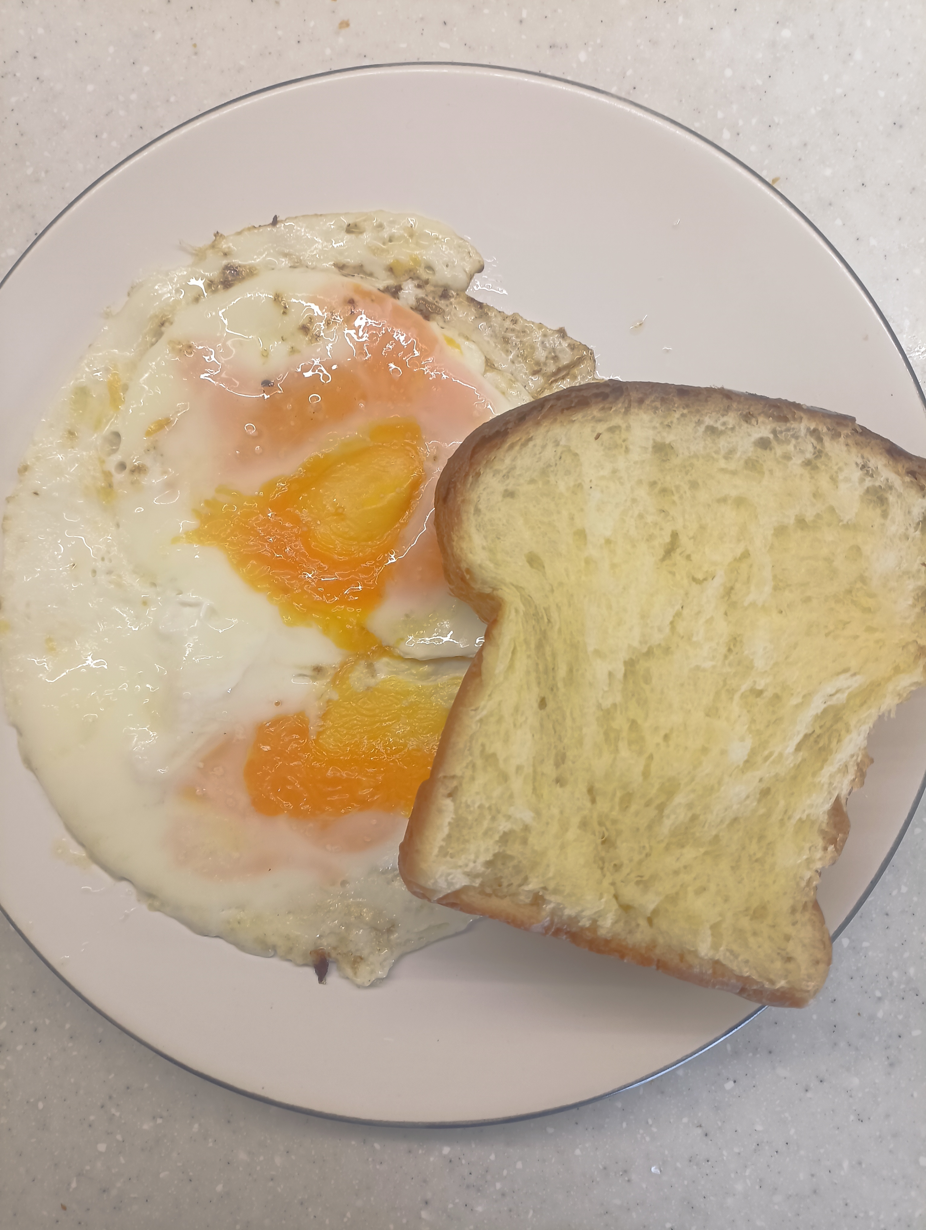 Fried Eggs with Toast