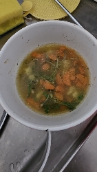 Gemüsesuppe mit Fleisch
