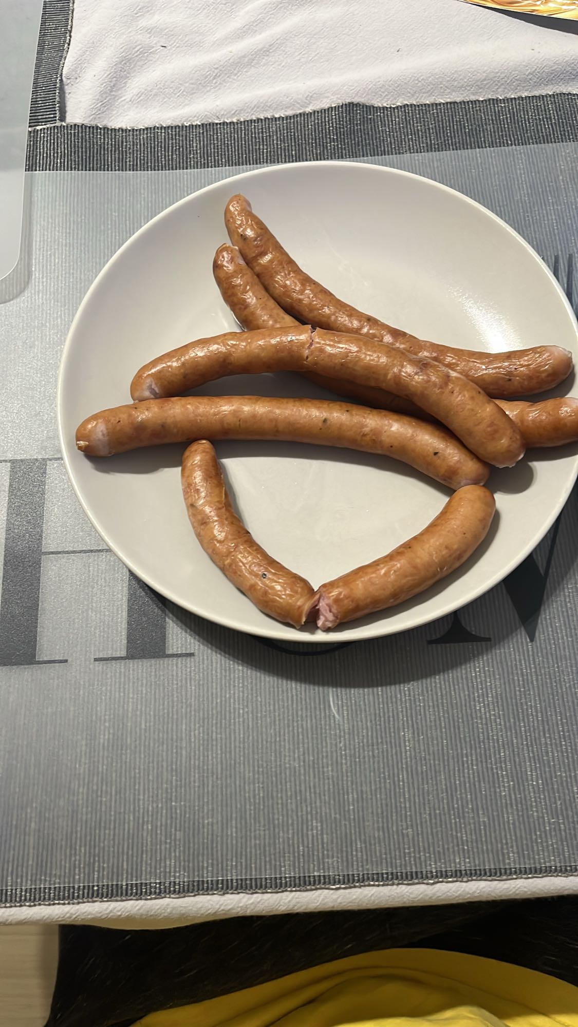 Kiełbasa na talerzu