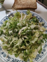 Salade verte et pain