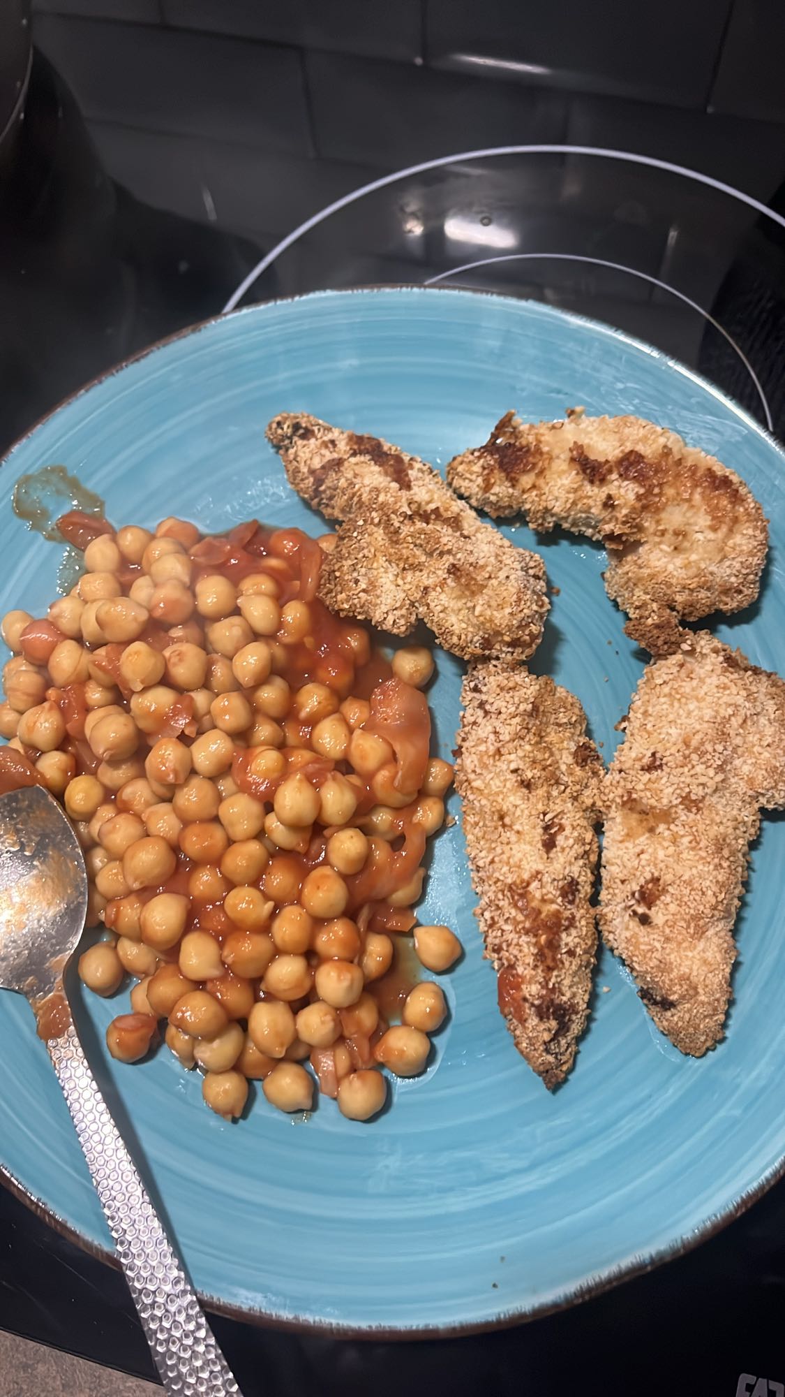 Poulet pané et pois chiches