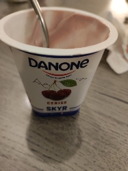 Skyr cerise Danone