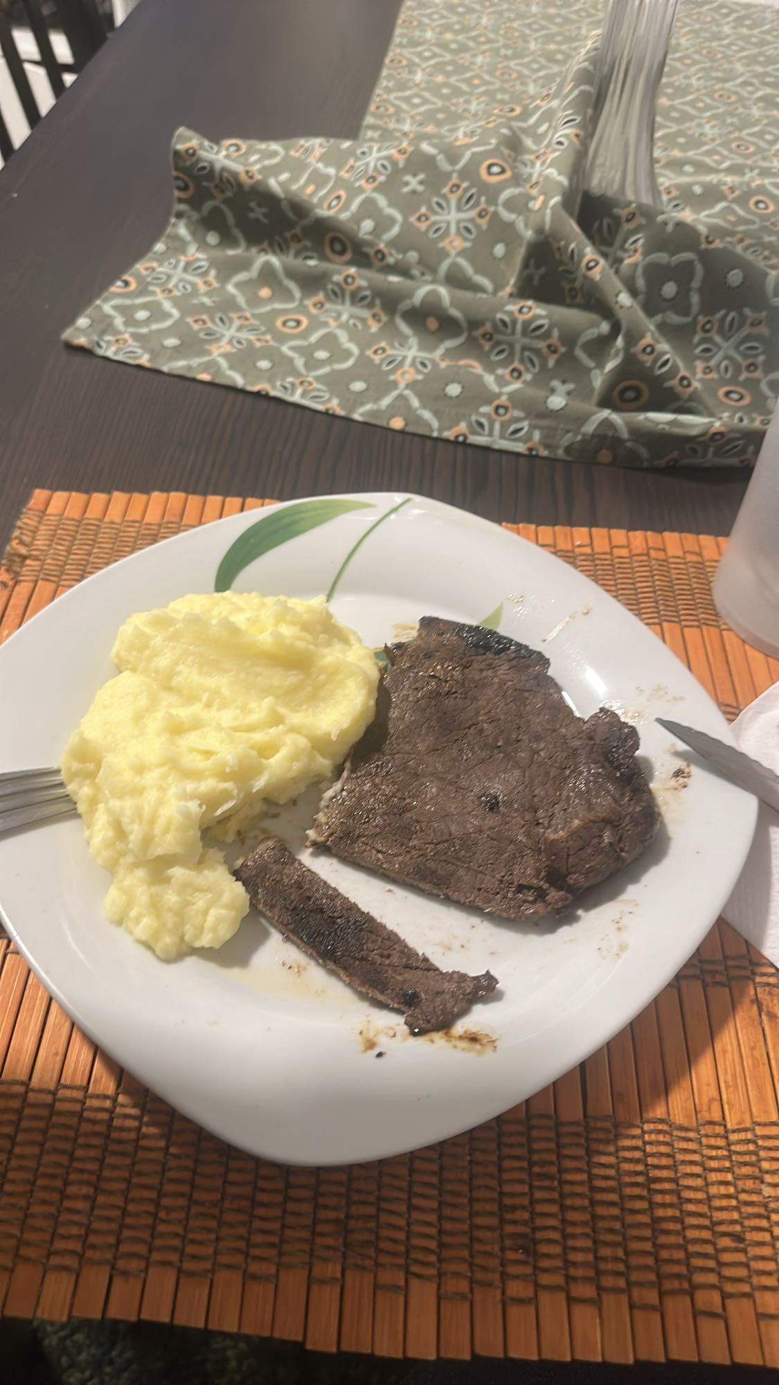 Carne asada con puré