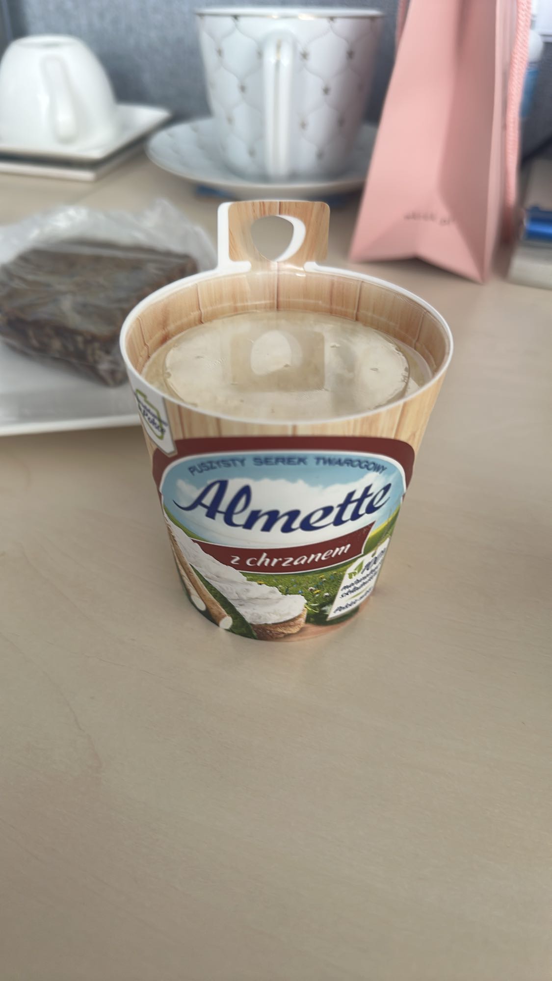 Serek Almette z chrzanem