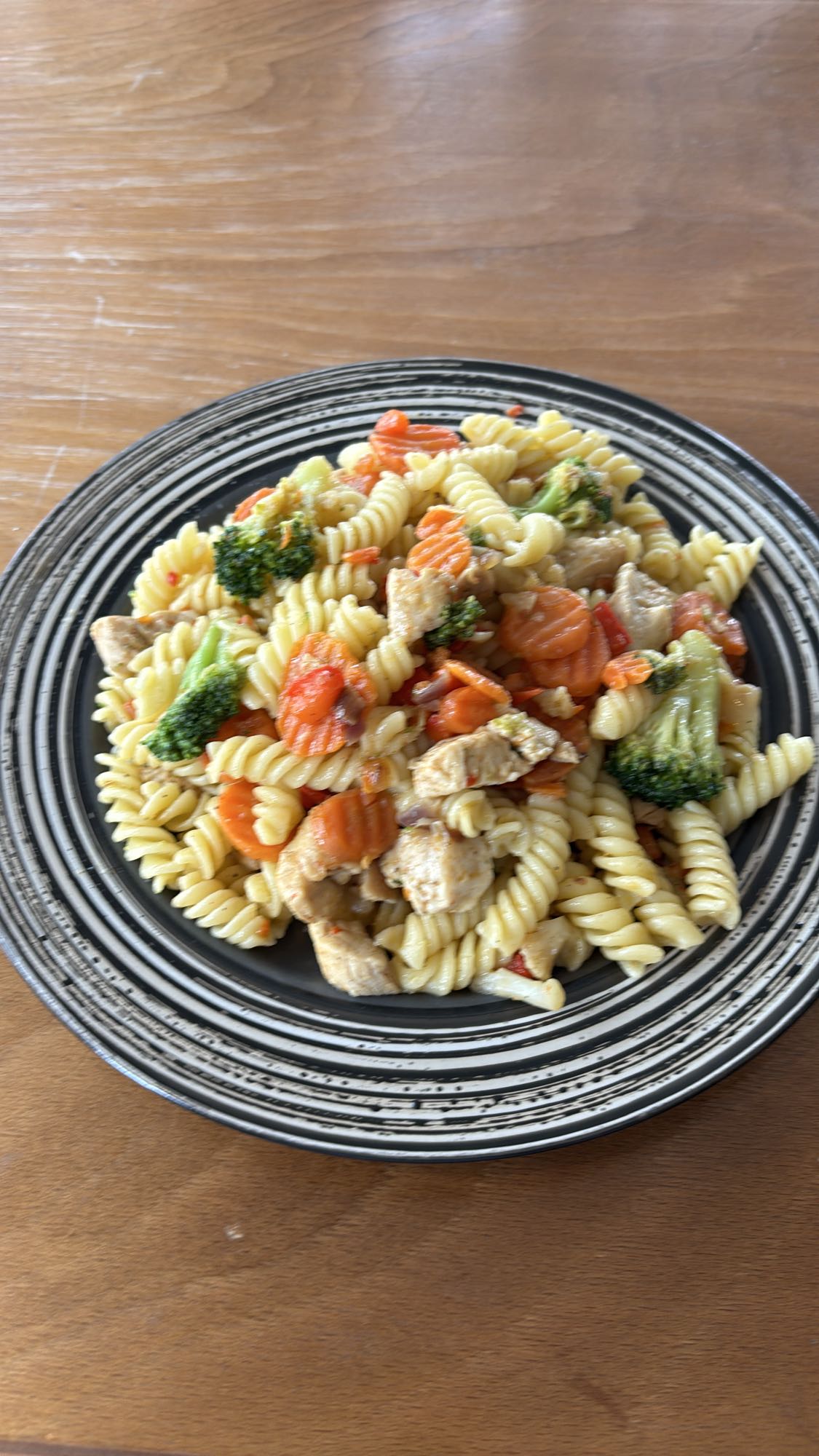 Hähnchen-Gemüse-Nudeln