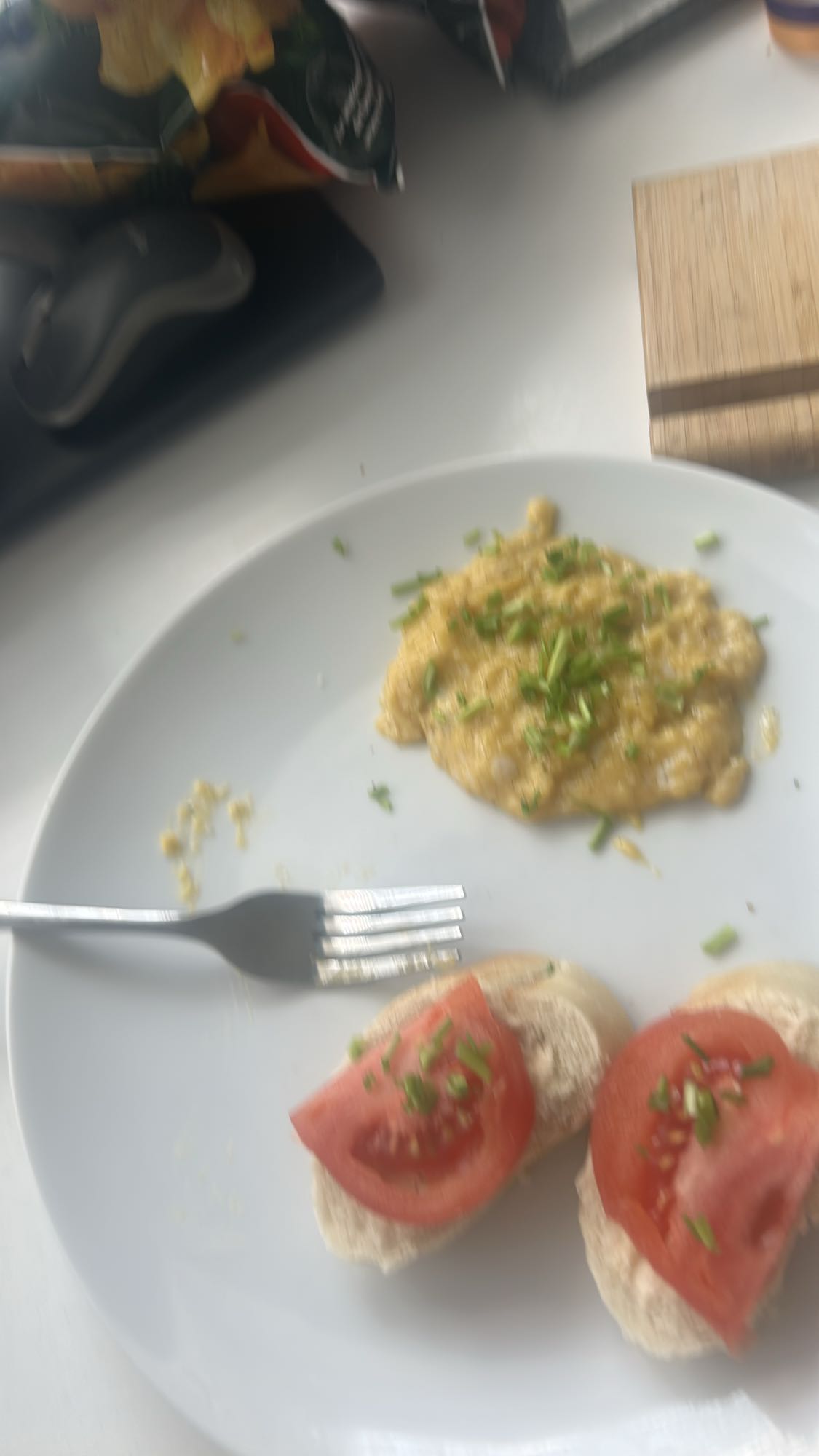 Jajecznica z pieczywem