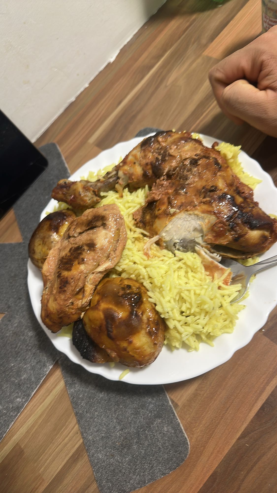 Gegrilltes Hähnchen mit Reis