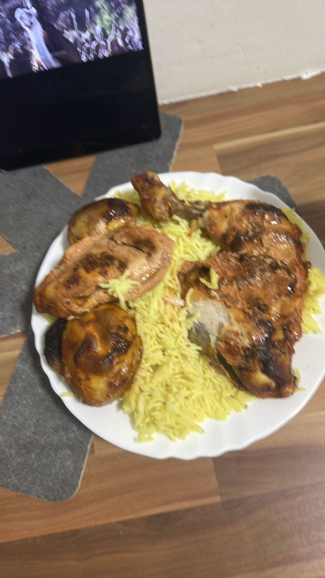 Gegrilltes Hähnchen mit Reis