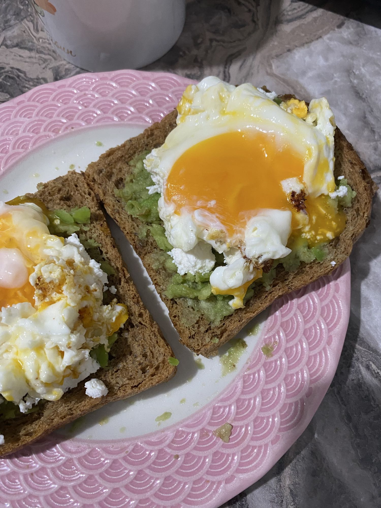 Avokadolu Yumurta Tost