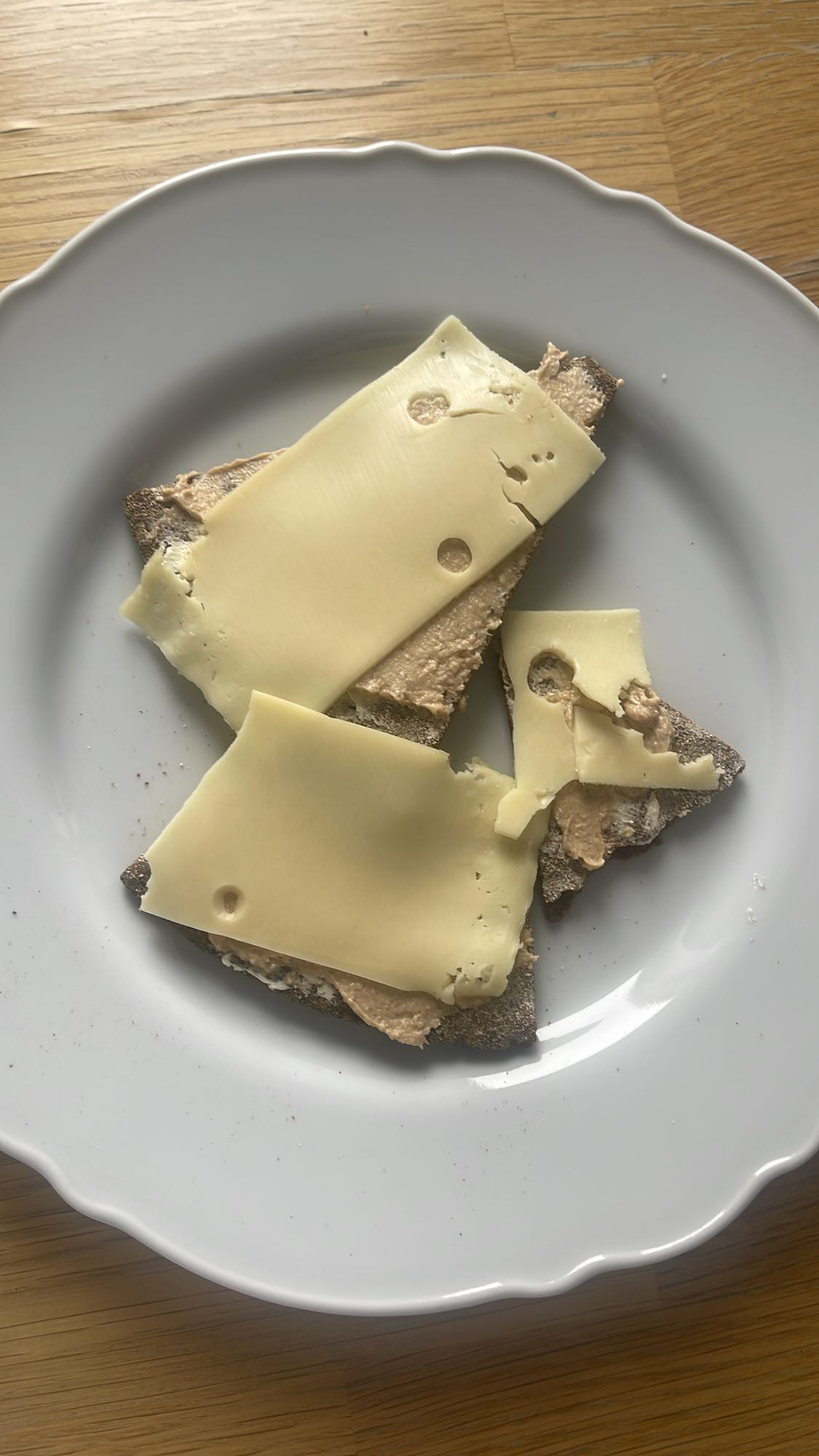 Knäckebröd med ost