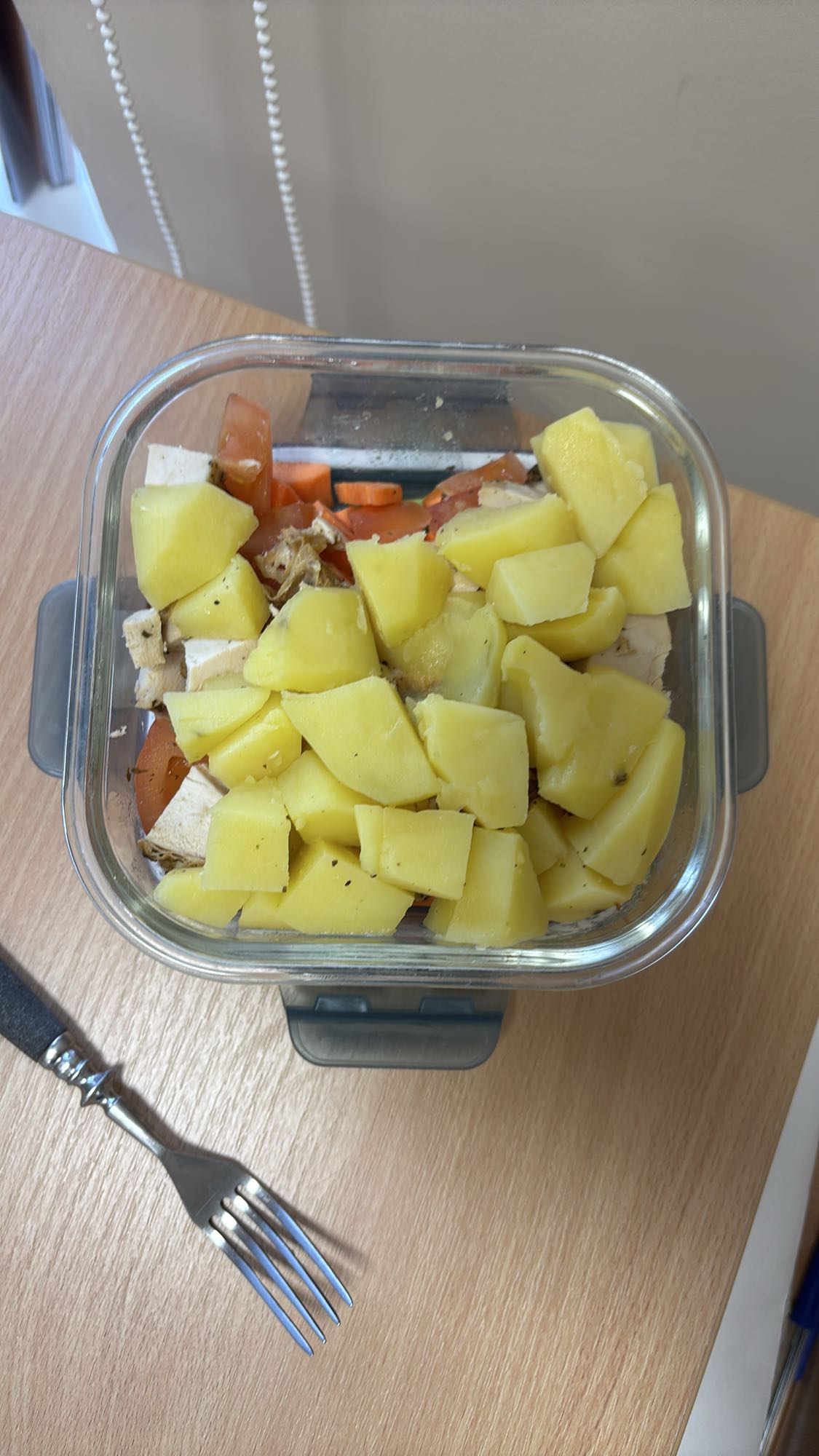 Gotowany kurczak z warzywami