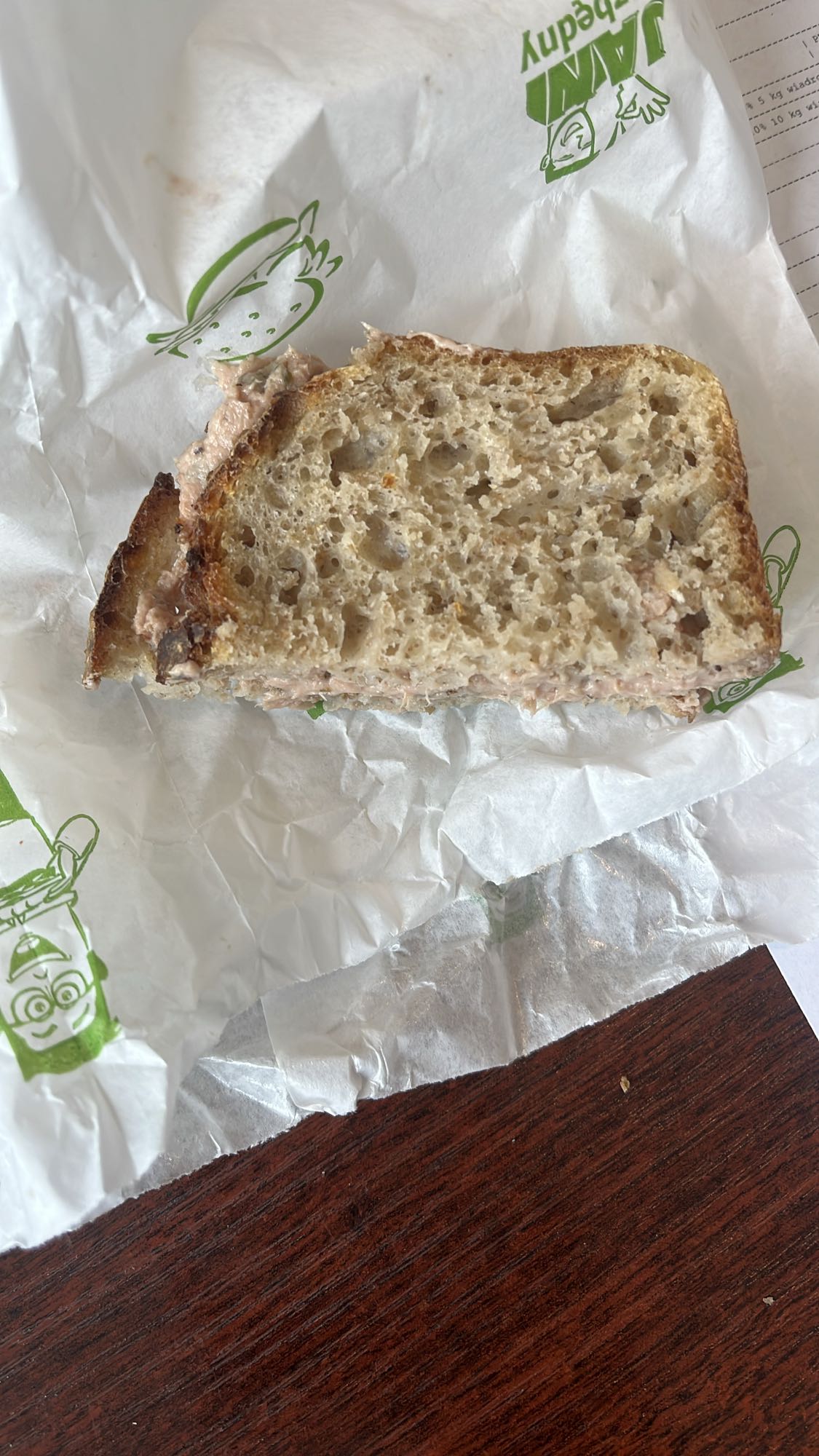 Kanapka z pastą rybną