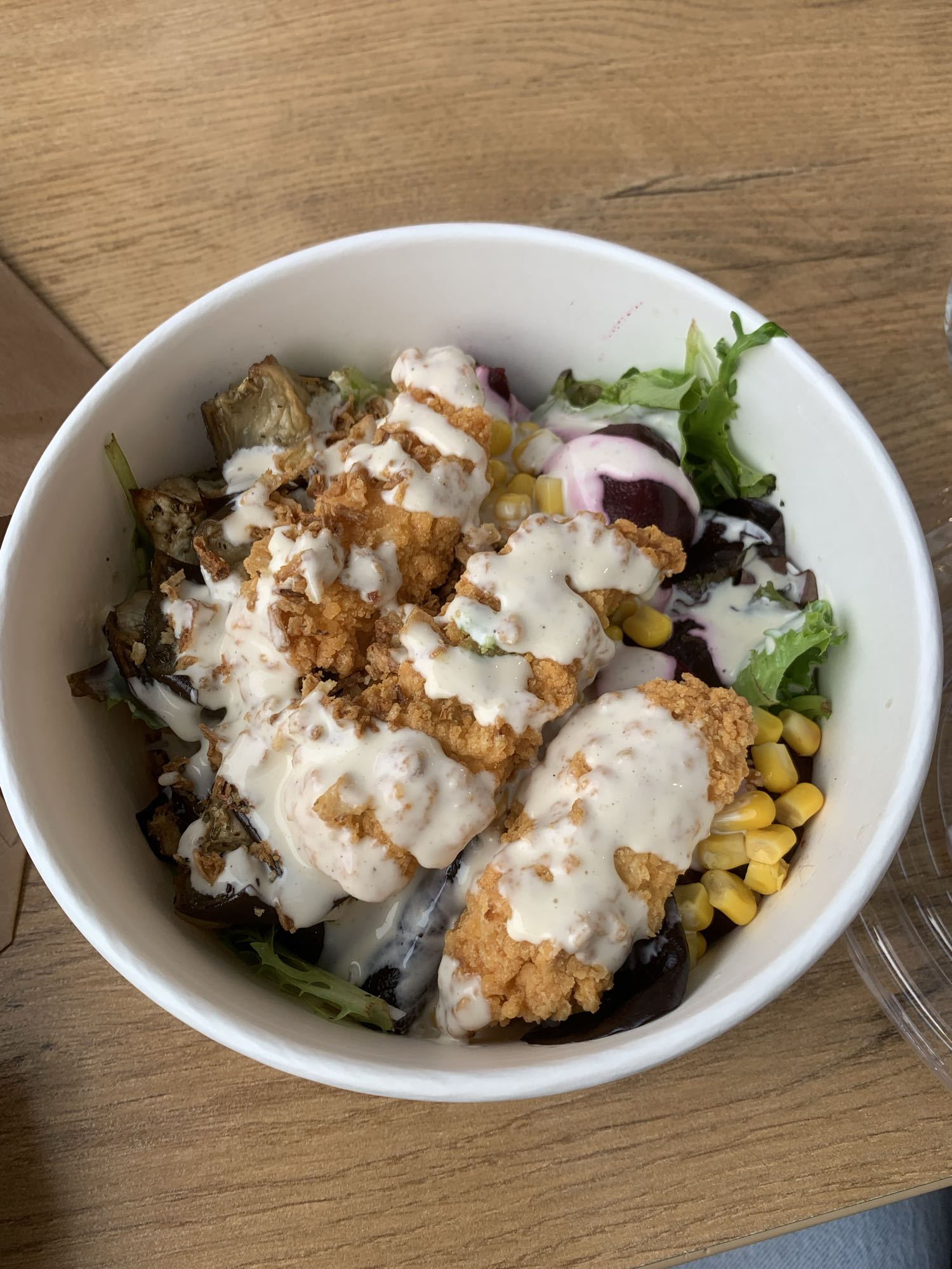 Salade au poulet croustillant