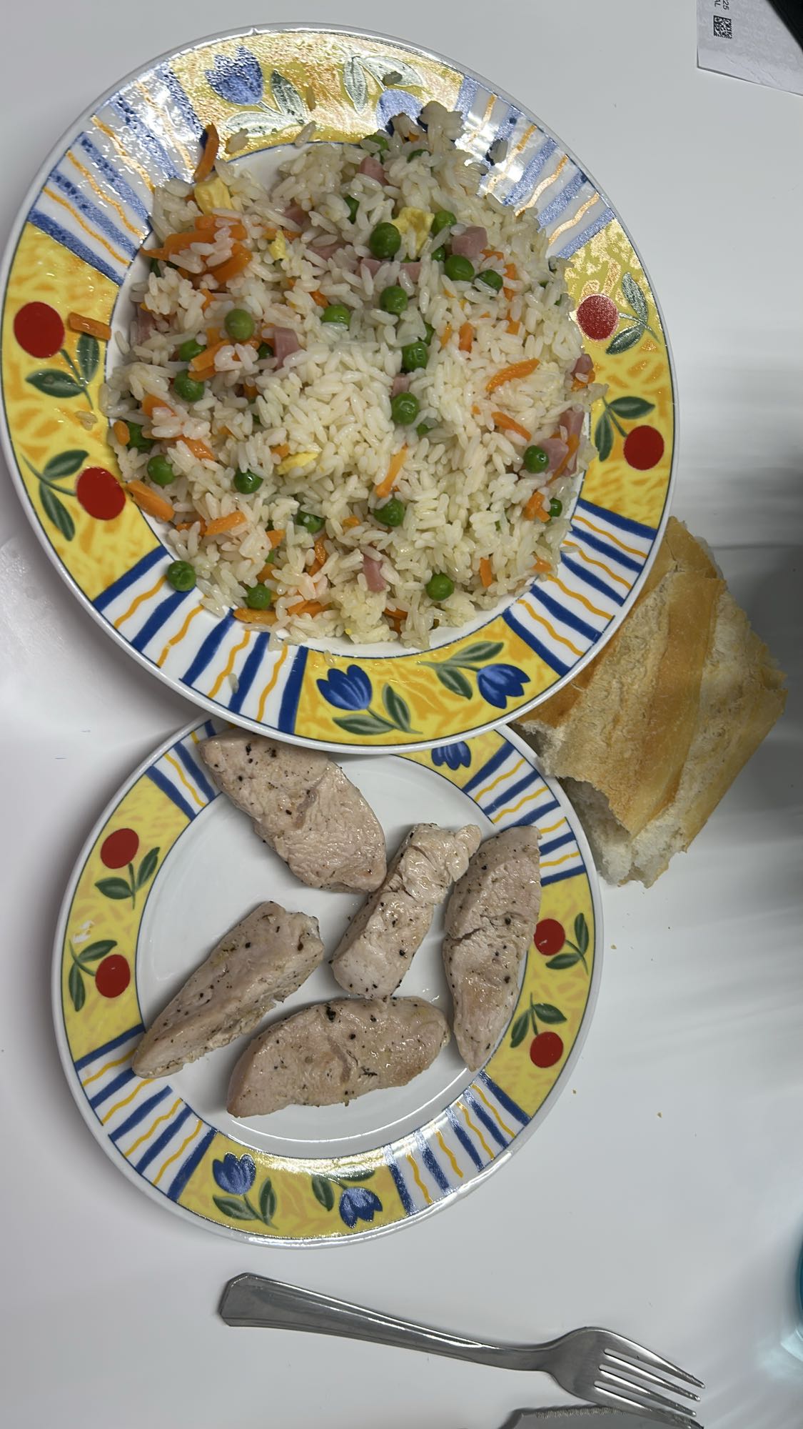 Arroz frito con pollo