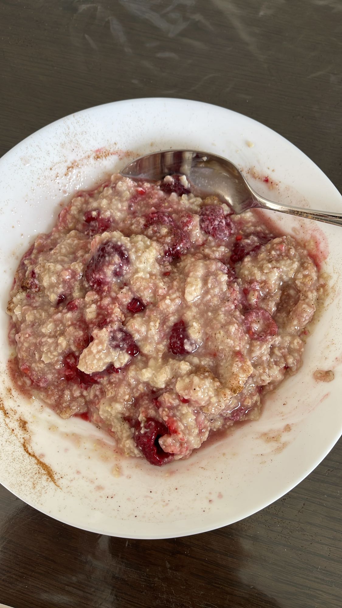 Havregrynsgröt med bär