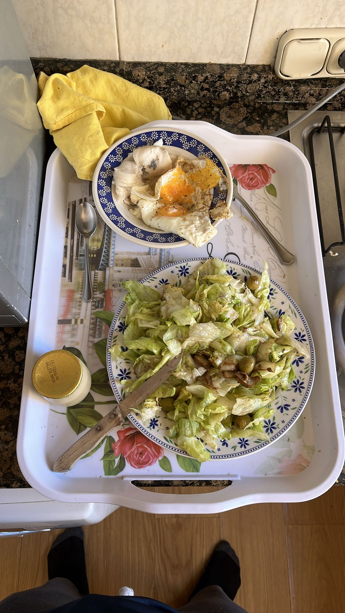 Ensalada con huevo y pollo