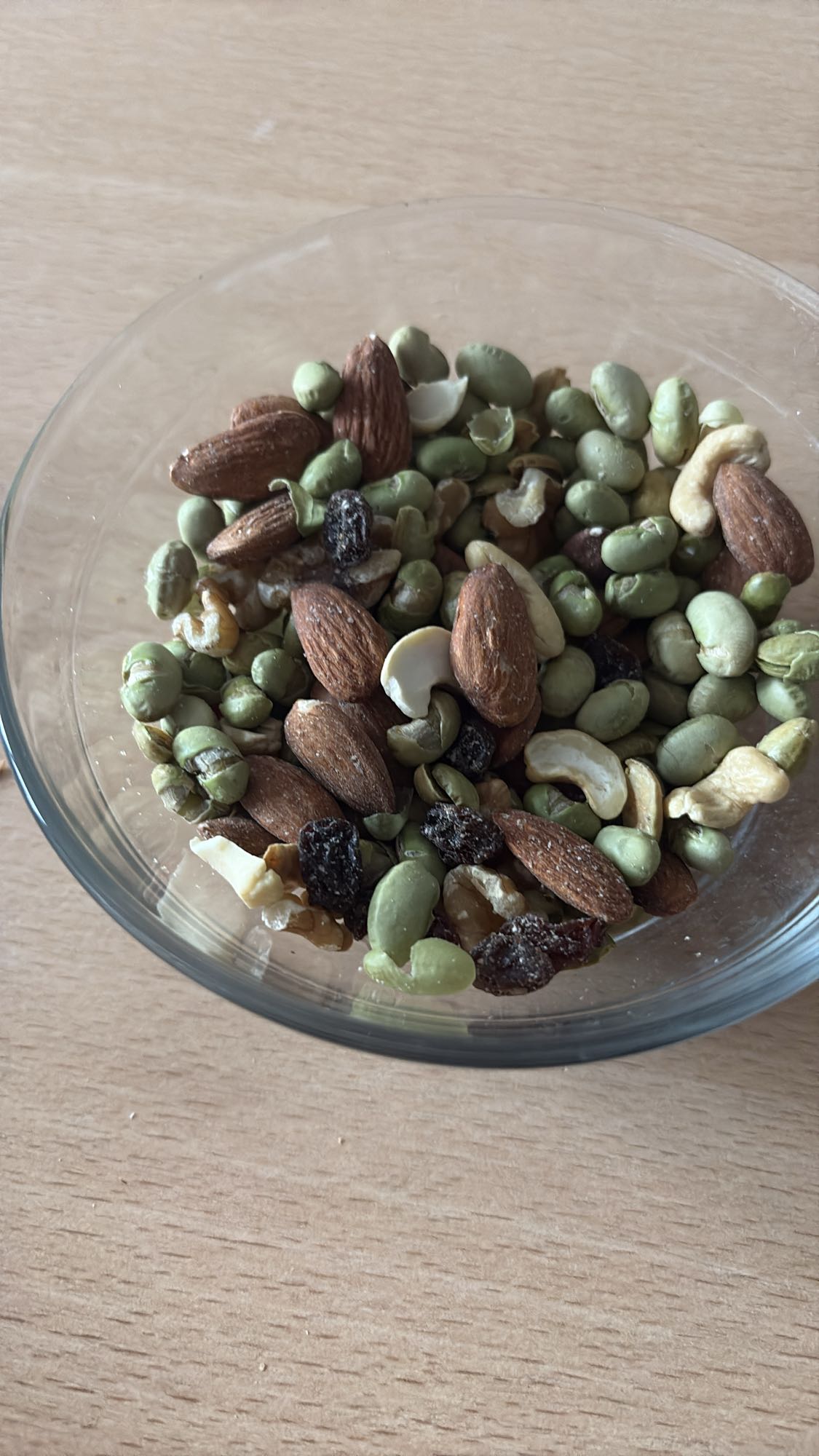 Mélange de noix et pois