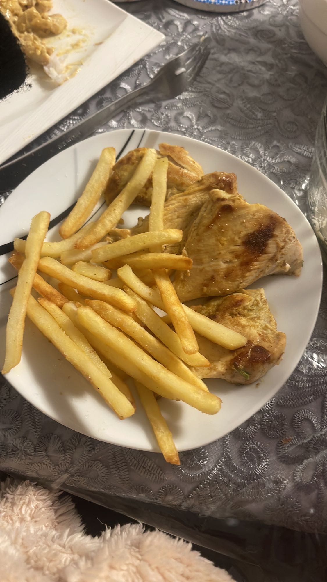 Poulet grillé et frites