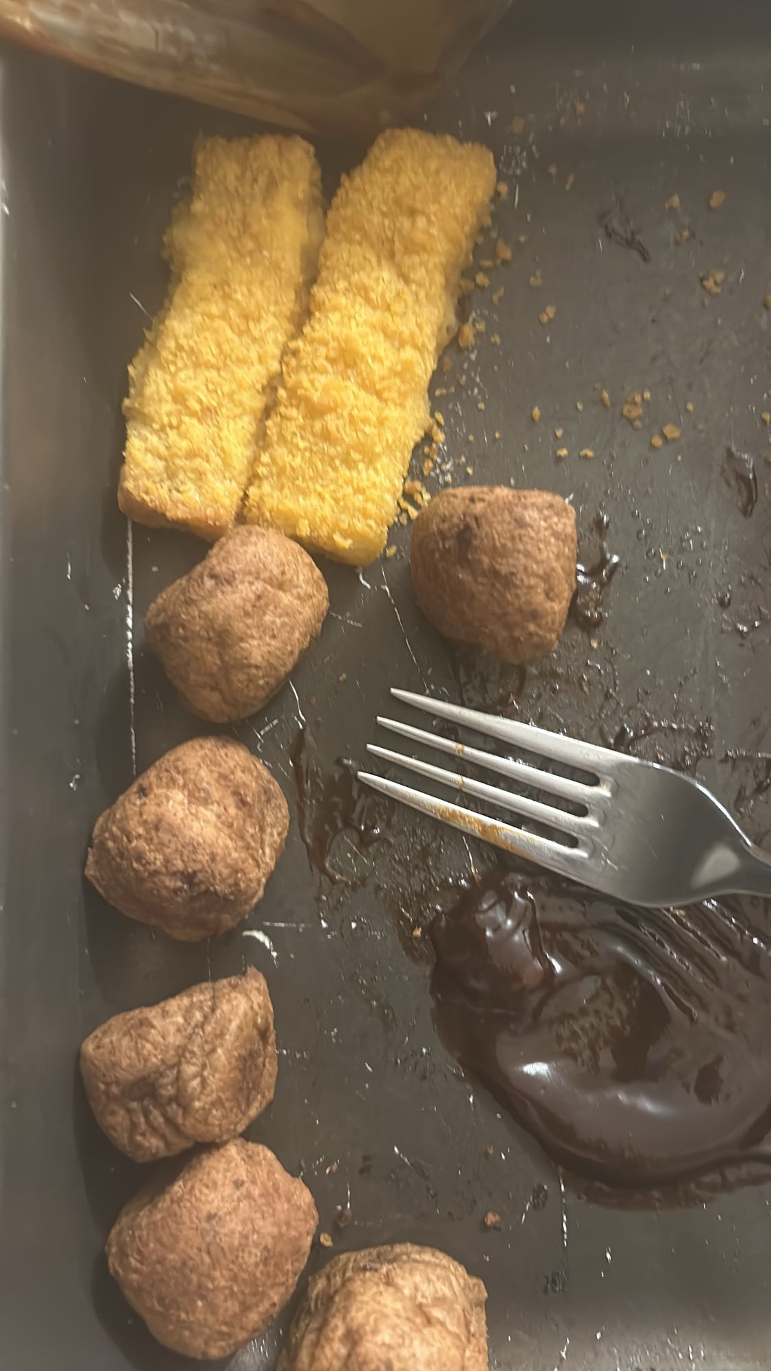 Fiskpinnar och köttbullar