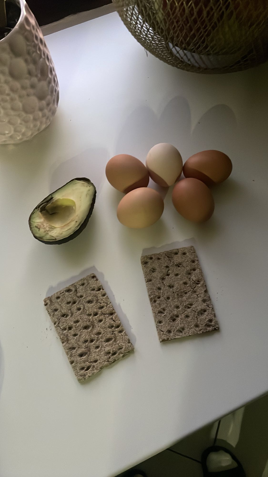 Eier mit Knäckebrot