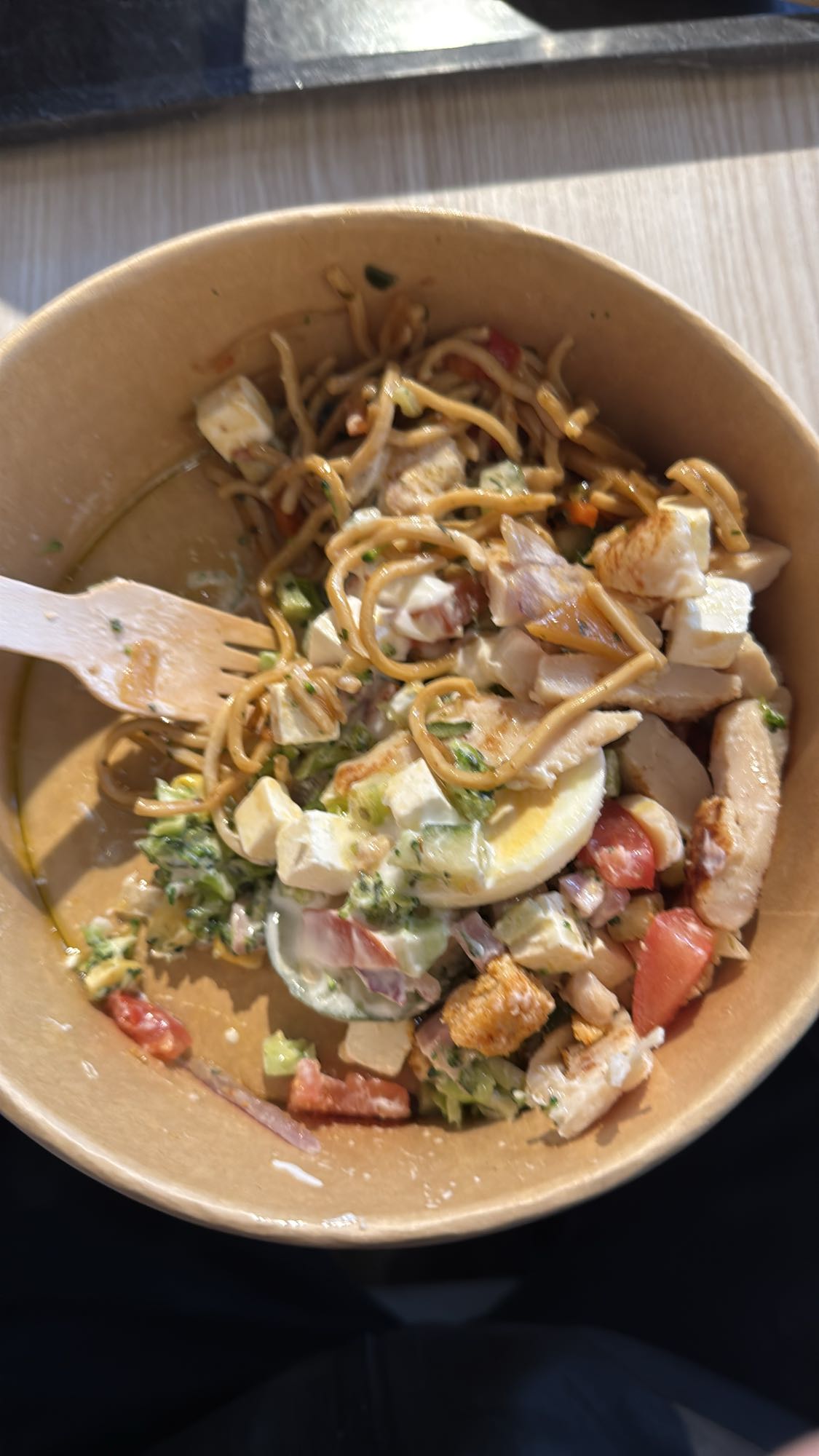 Hähnchen-Nudel-Salat