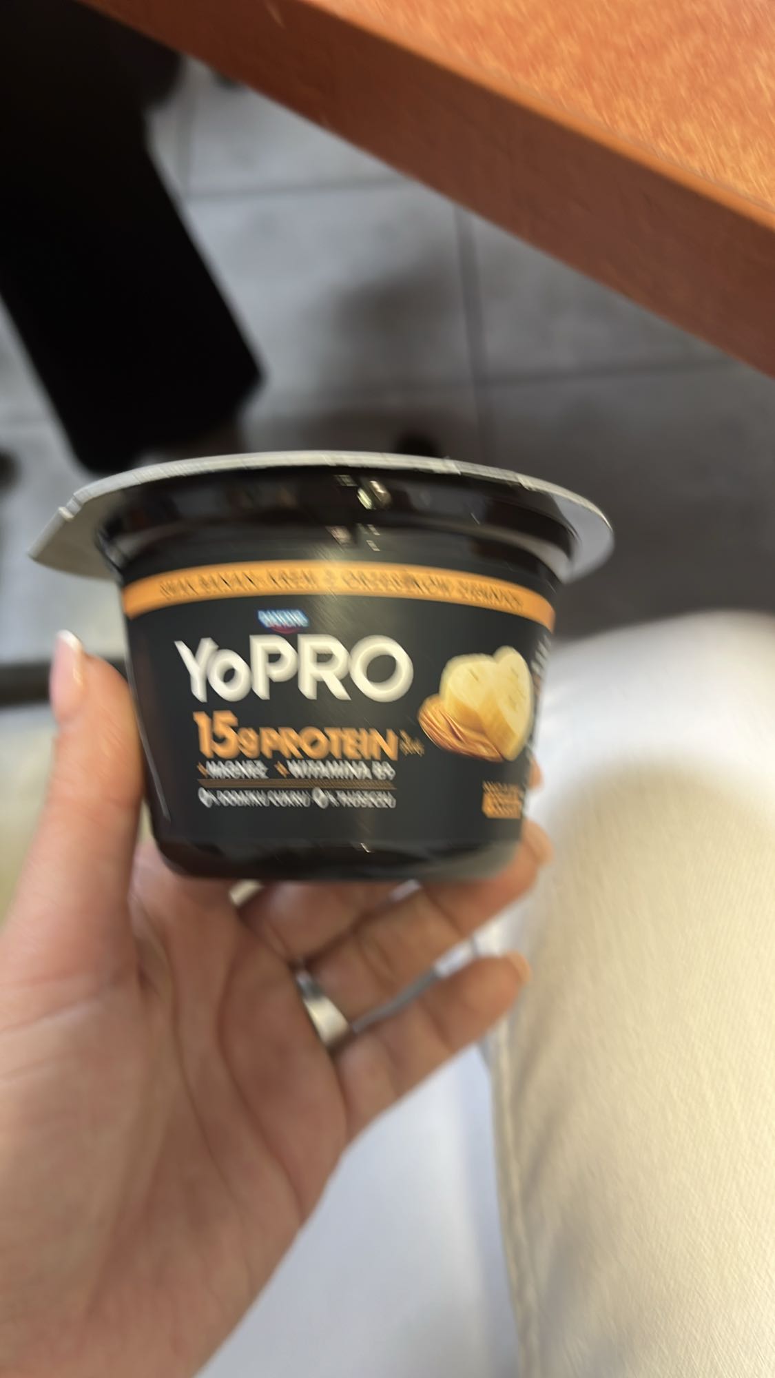 Jogurt bananowy YoPRO