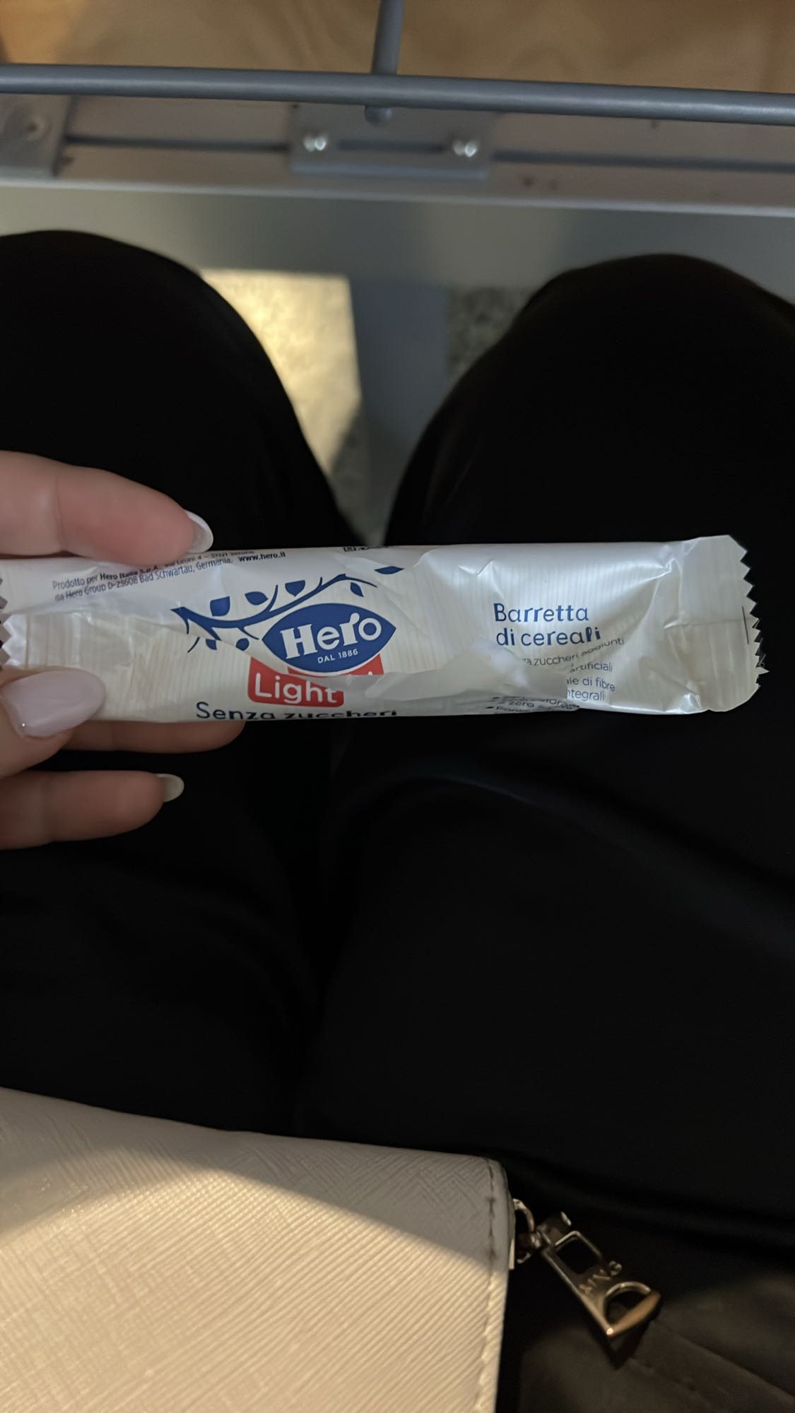 Hero Light Cereal Bar