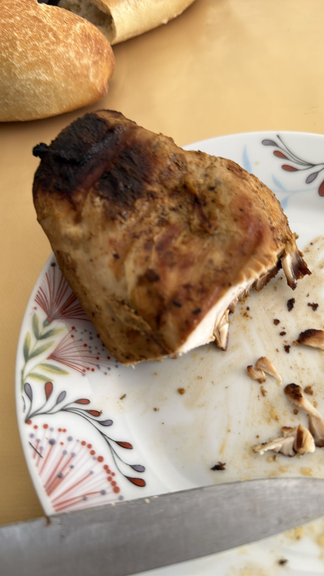 Poulet grillé avec pain