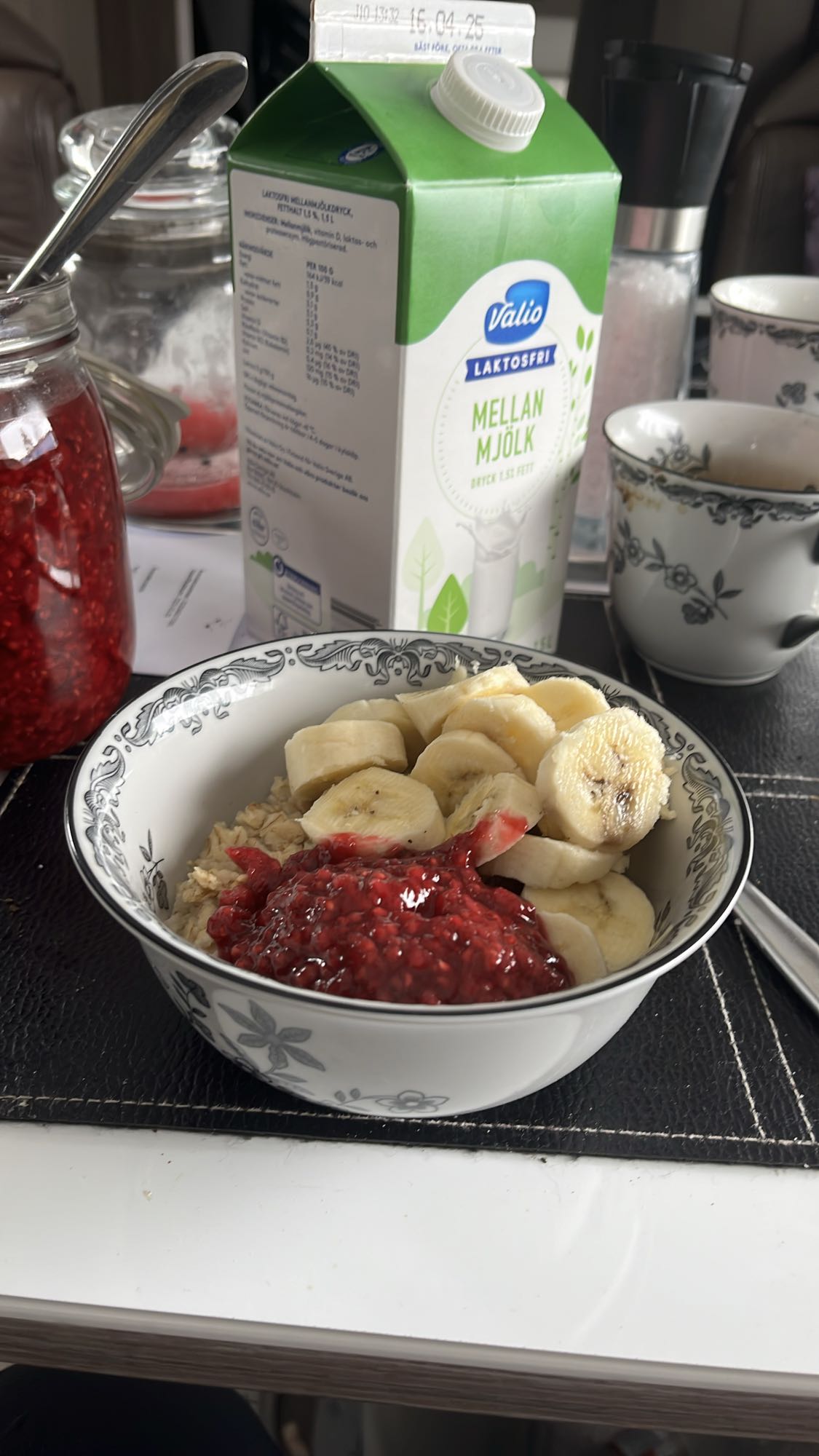 Havregrynsgröt med frukt