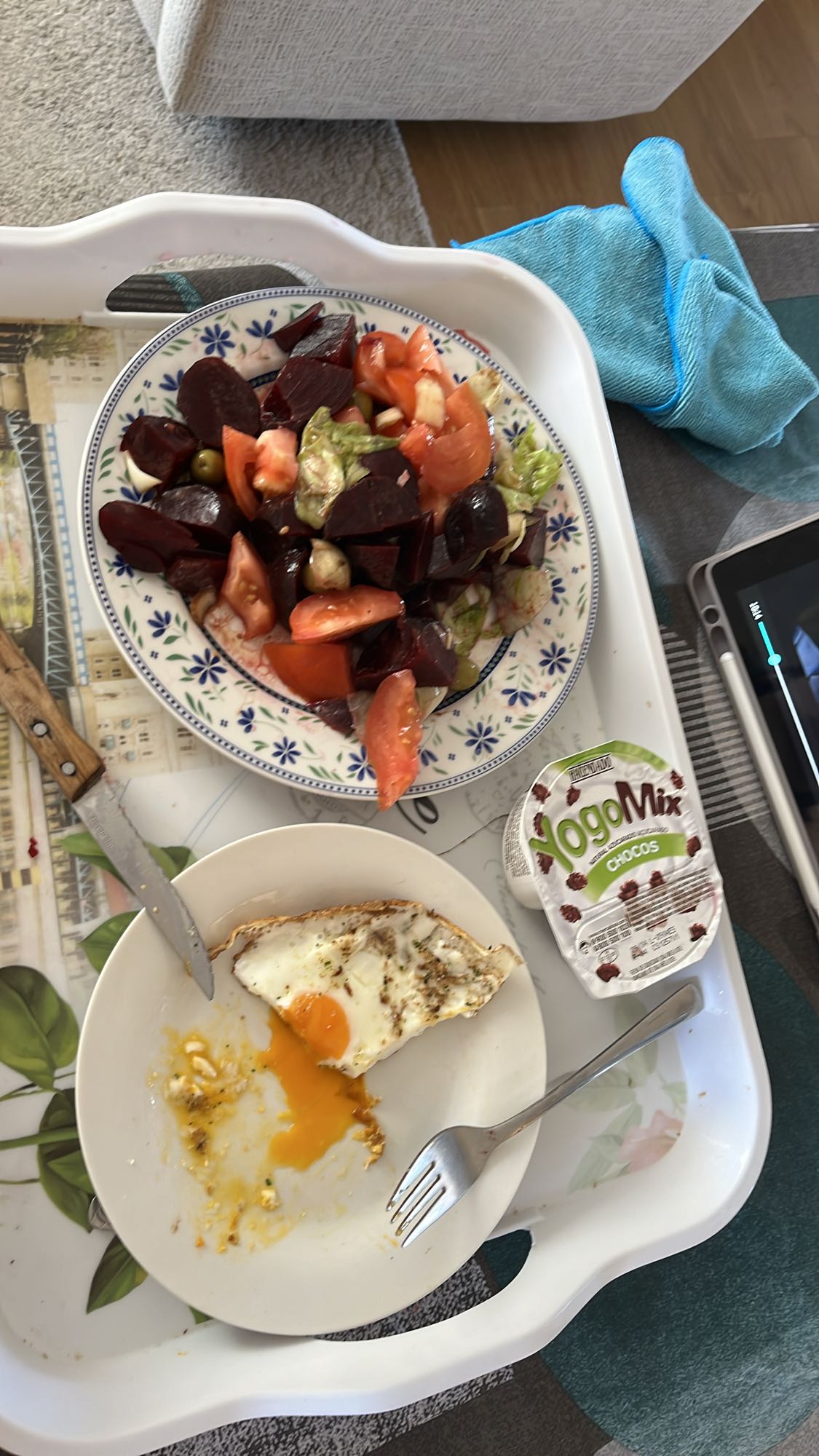 Ensalada con huevo frito