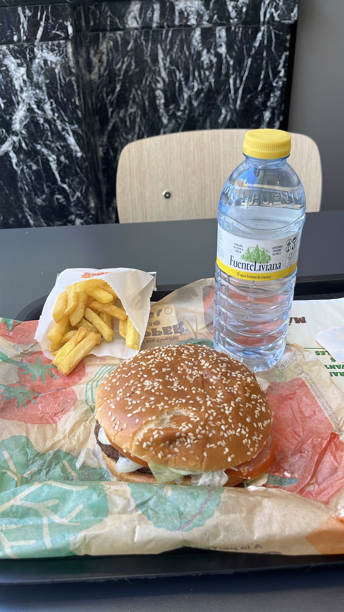 Menú hamburguesa con papas