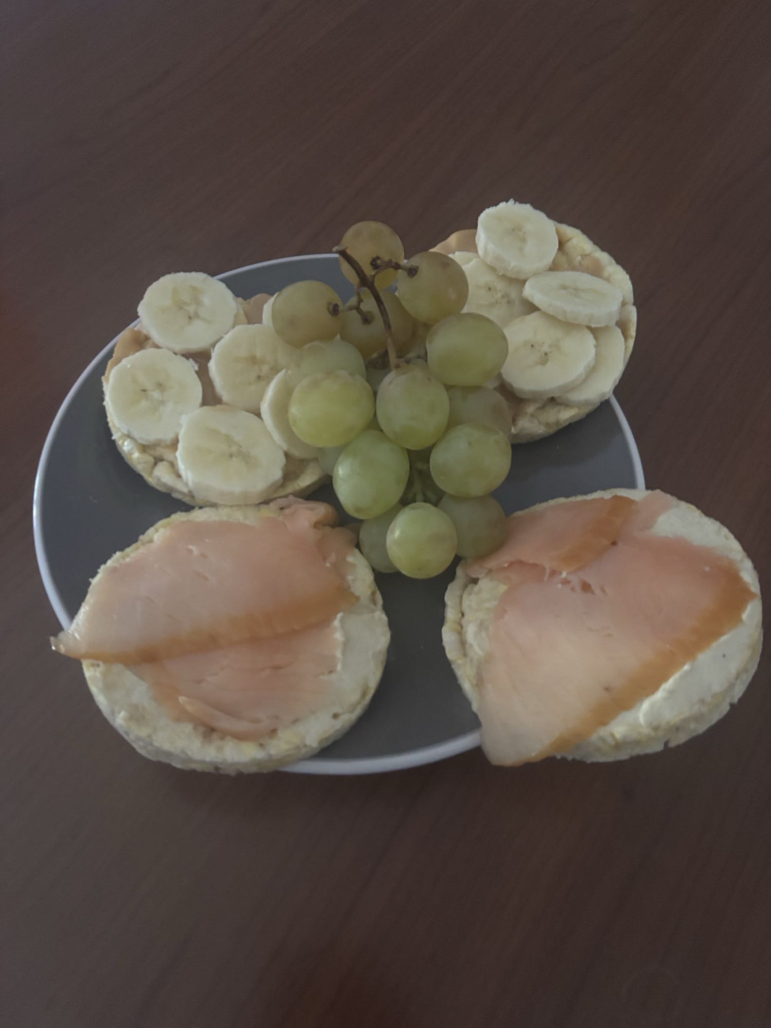 Galettes au saumon et fruits