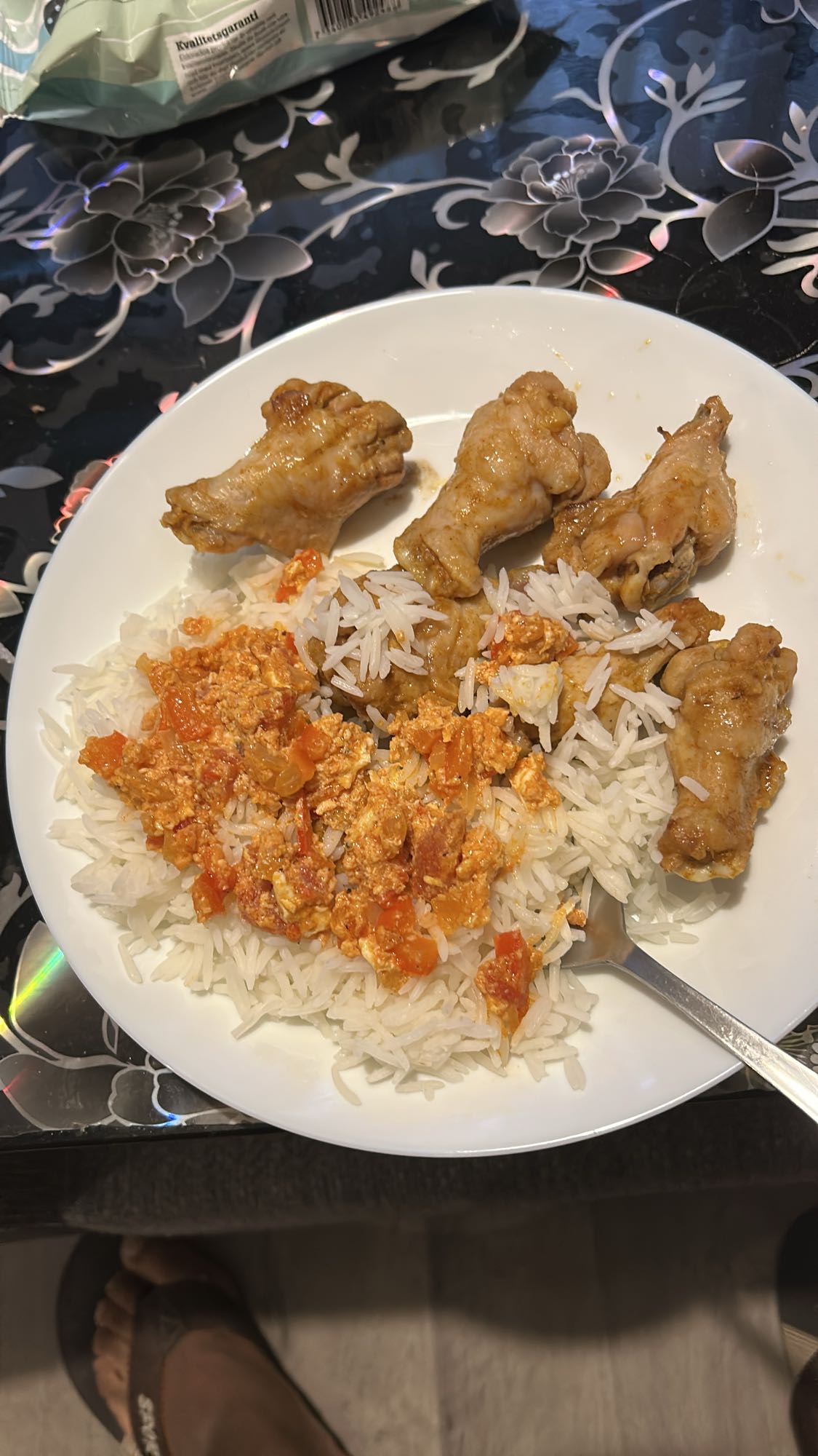 Kyckling med ris och tomatsås