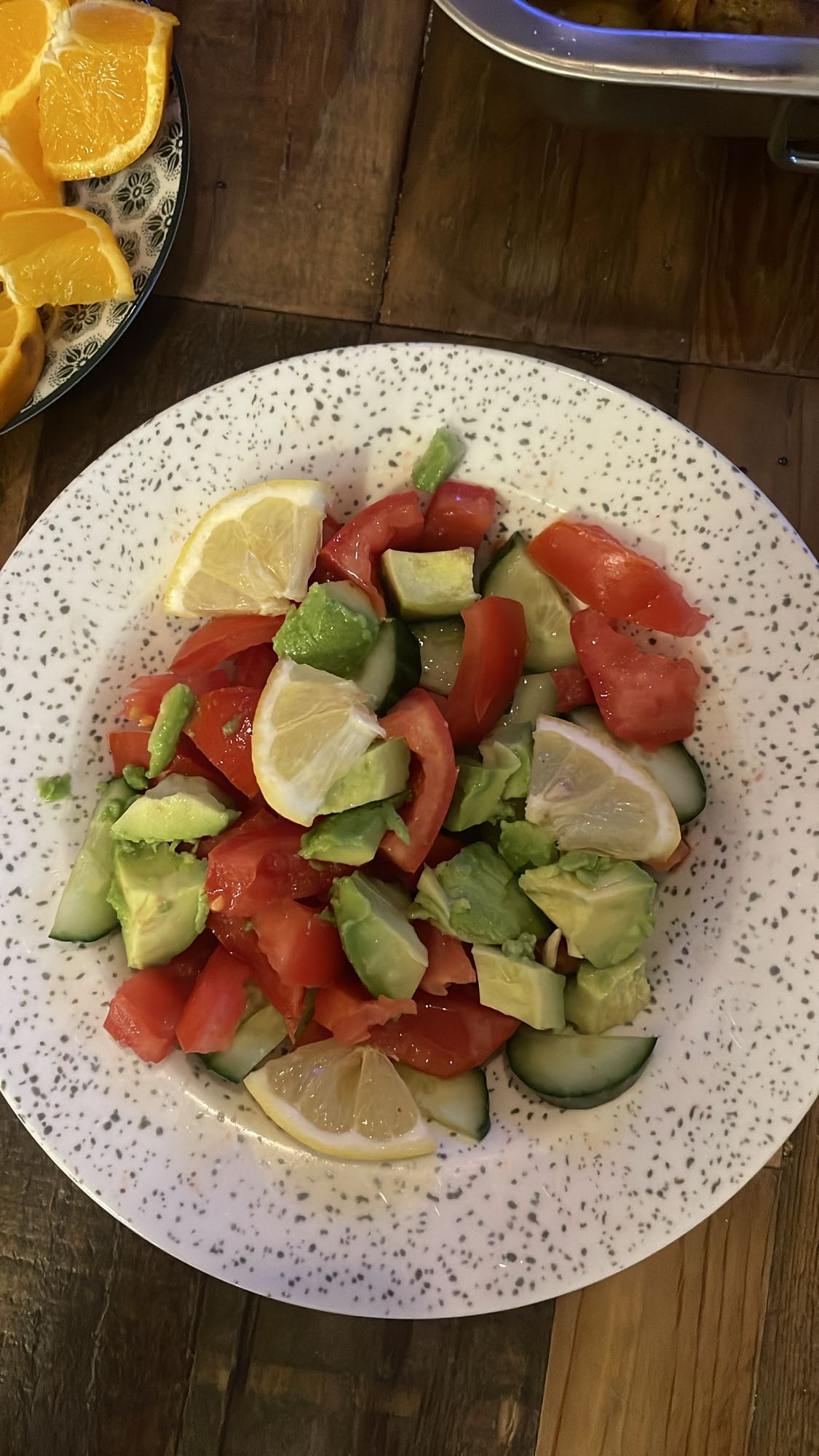 Grönsaksallad med avokado