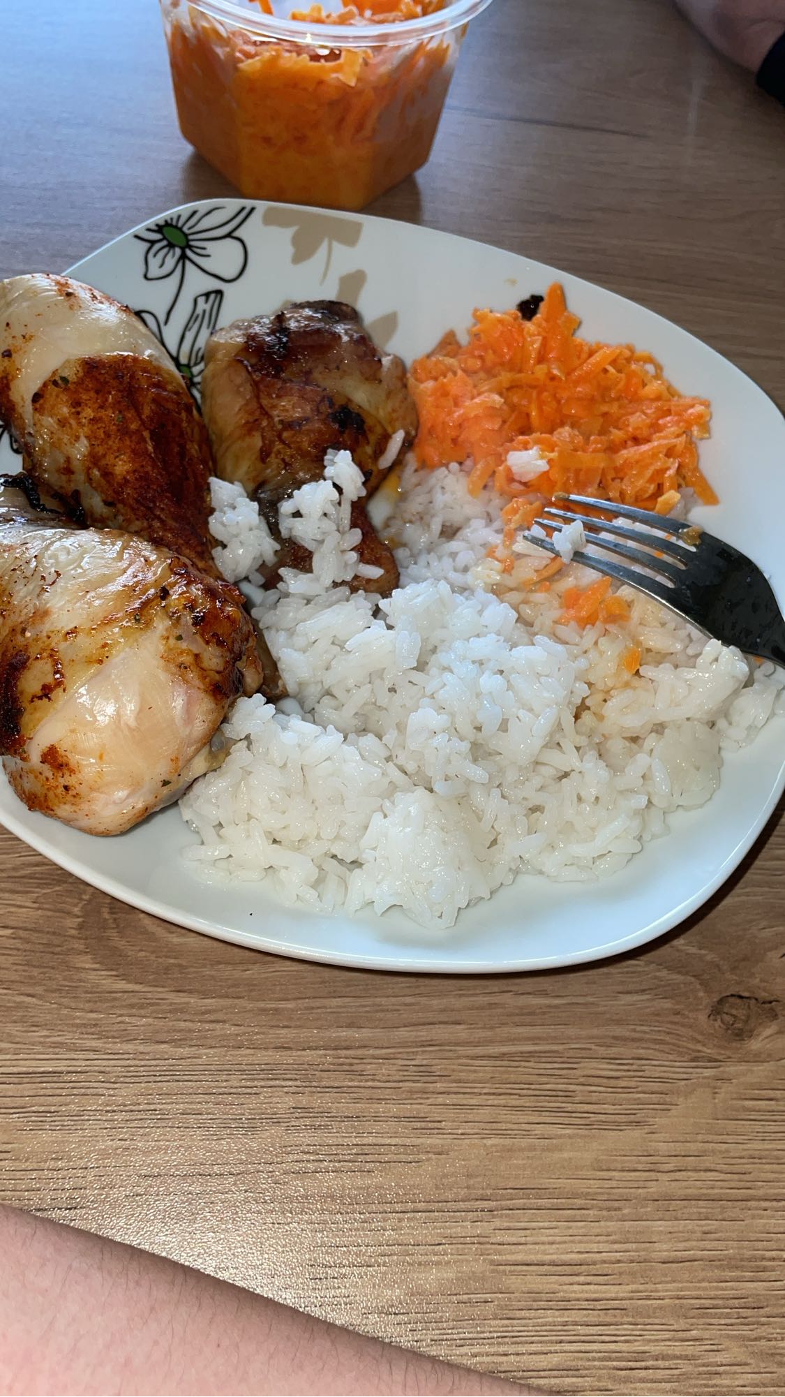 Kurczak z ryżem i marchewką