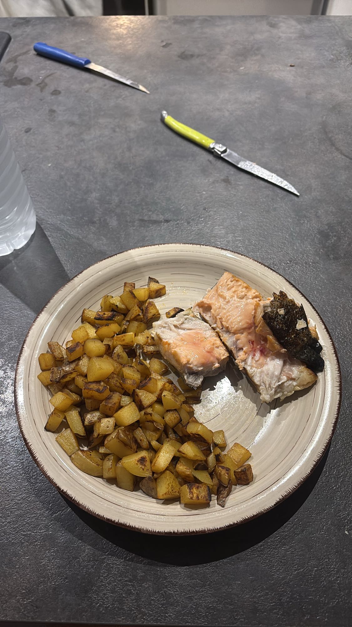 Saumon et pommes sautées