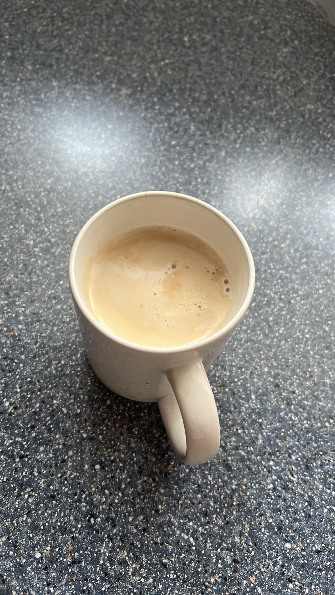 Tasse Kaffee mit Milch