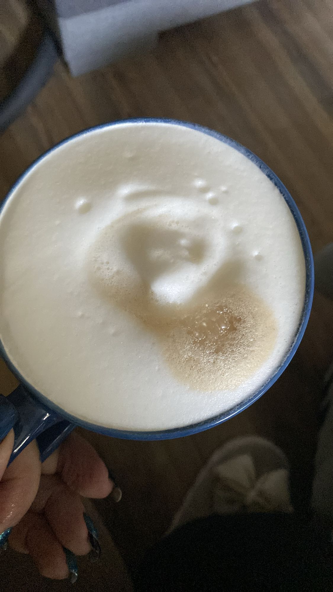 kawa z mleczną pianką