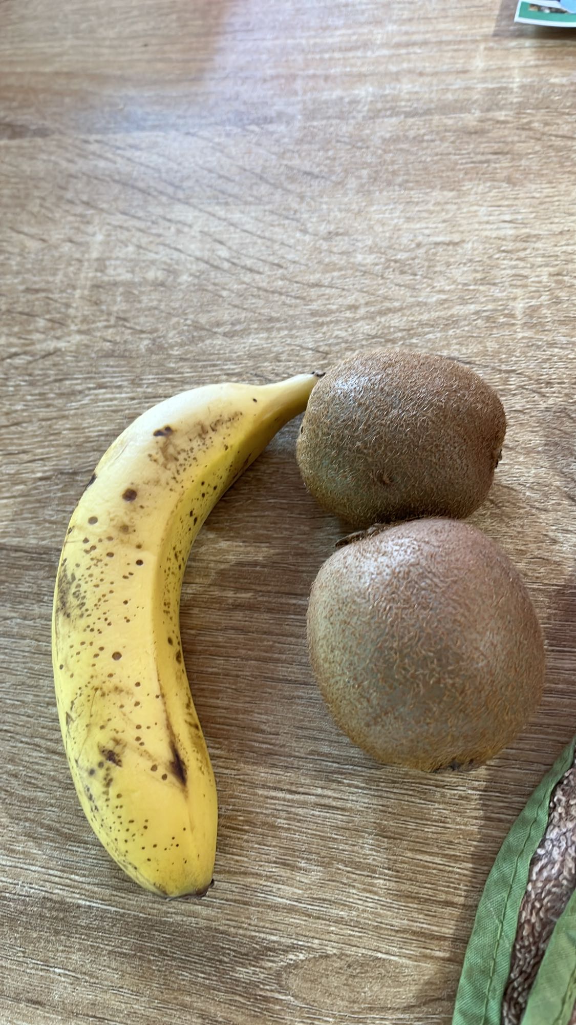 Banane et kiwis
