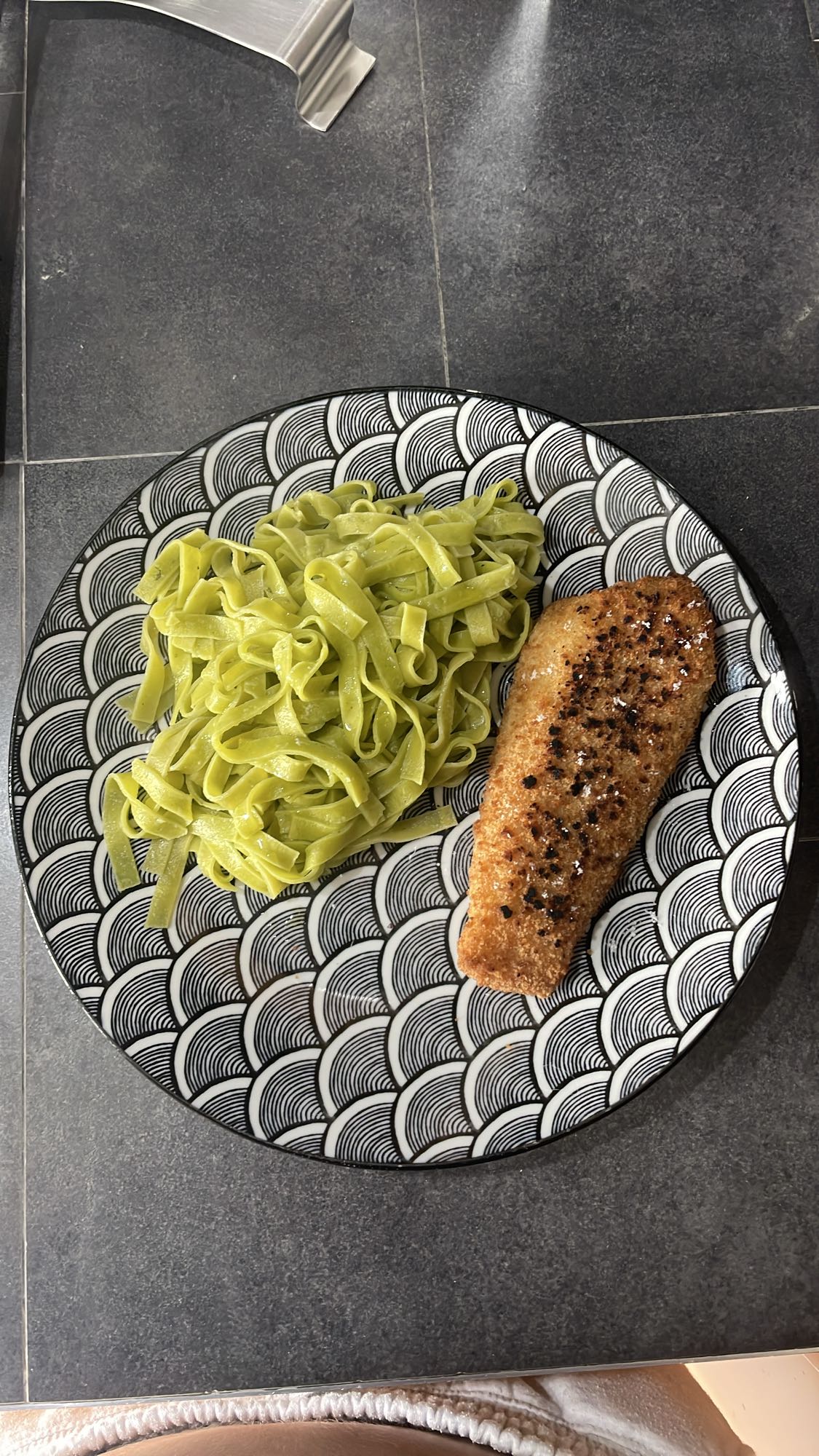 Pâtes vertes et poisson