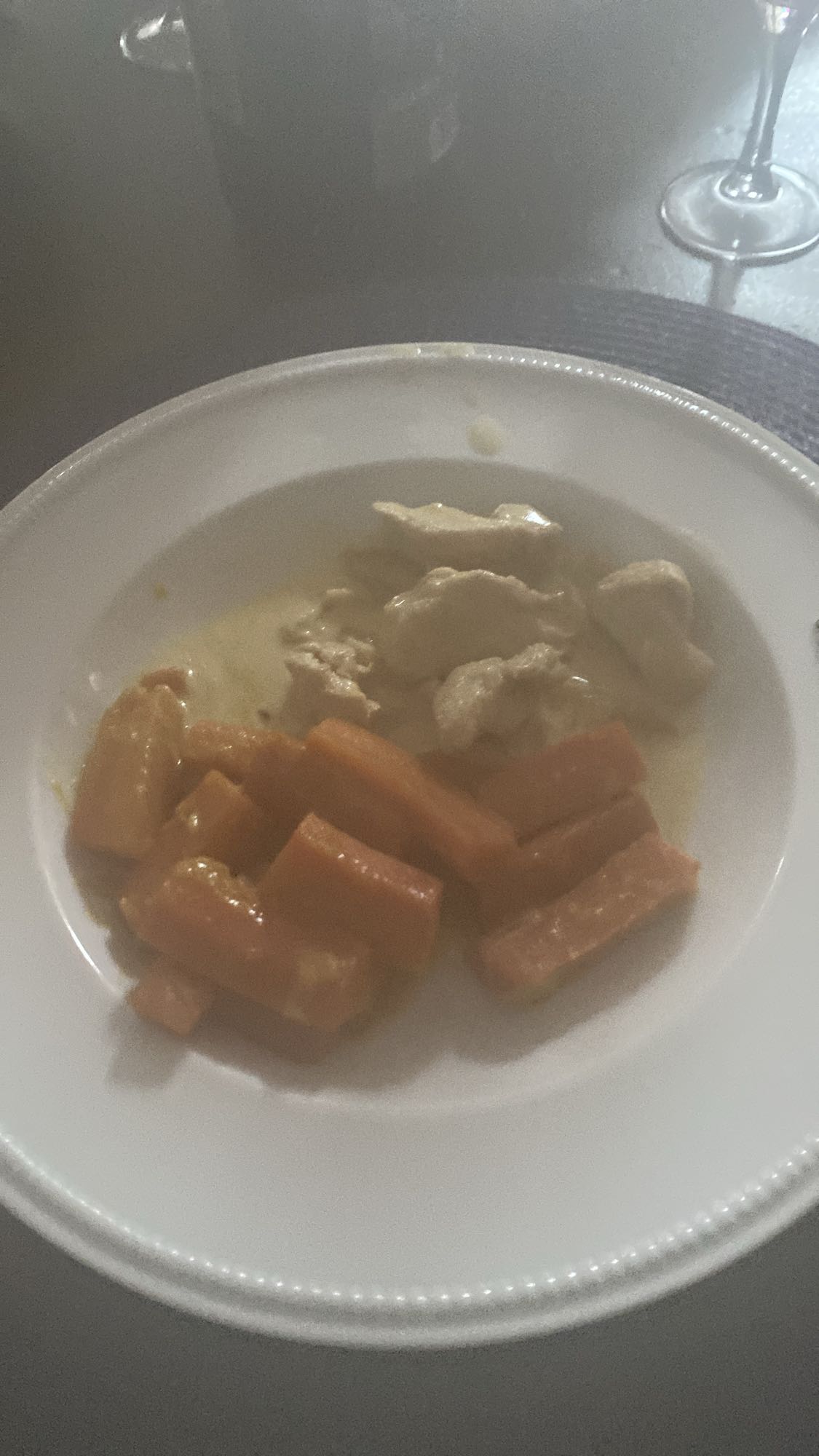 Poulet à la crème et carottes