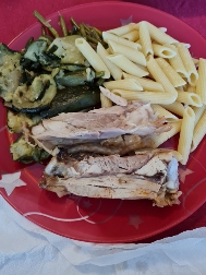 Poulet avec pâtes et légumes