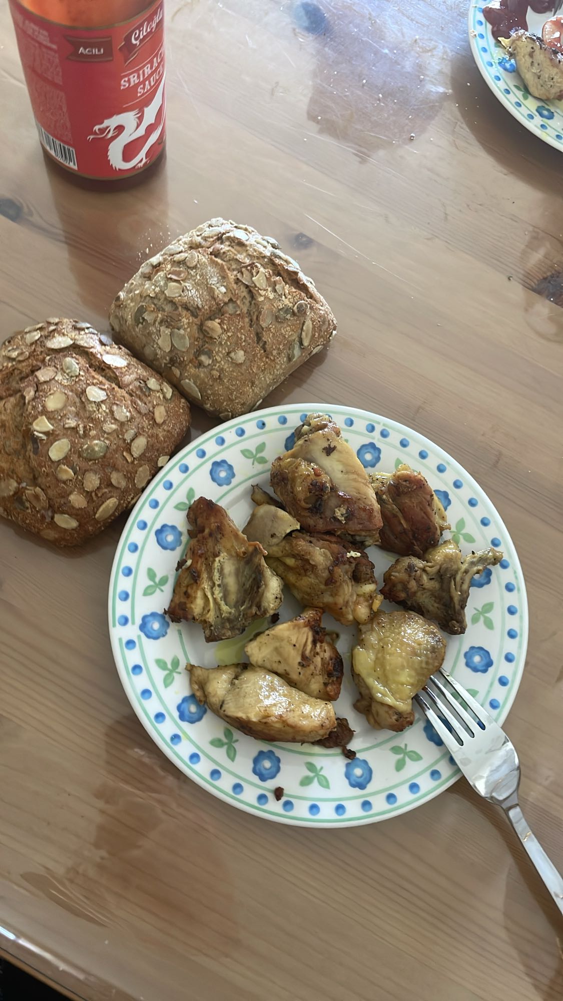 Hähnchen mit Vollkornbrot