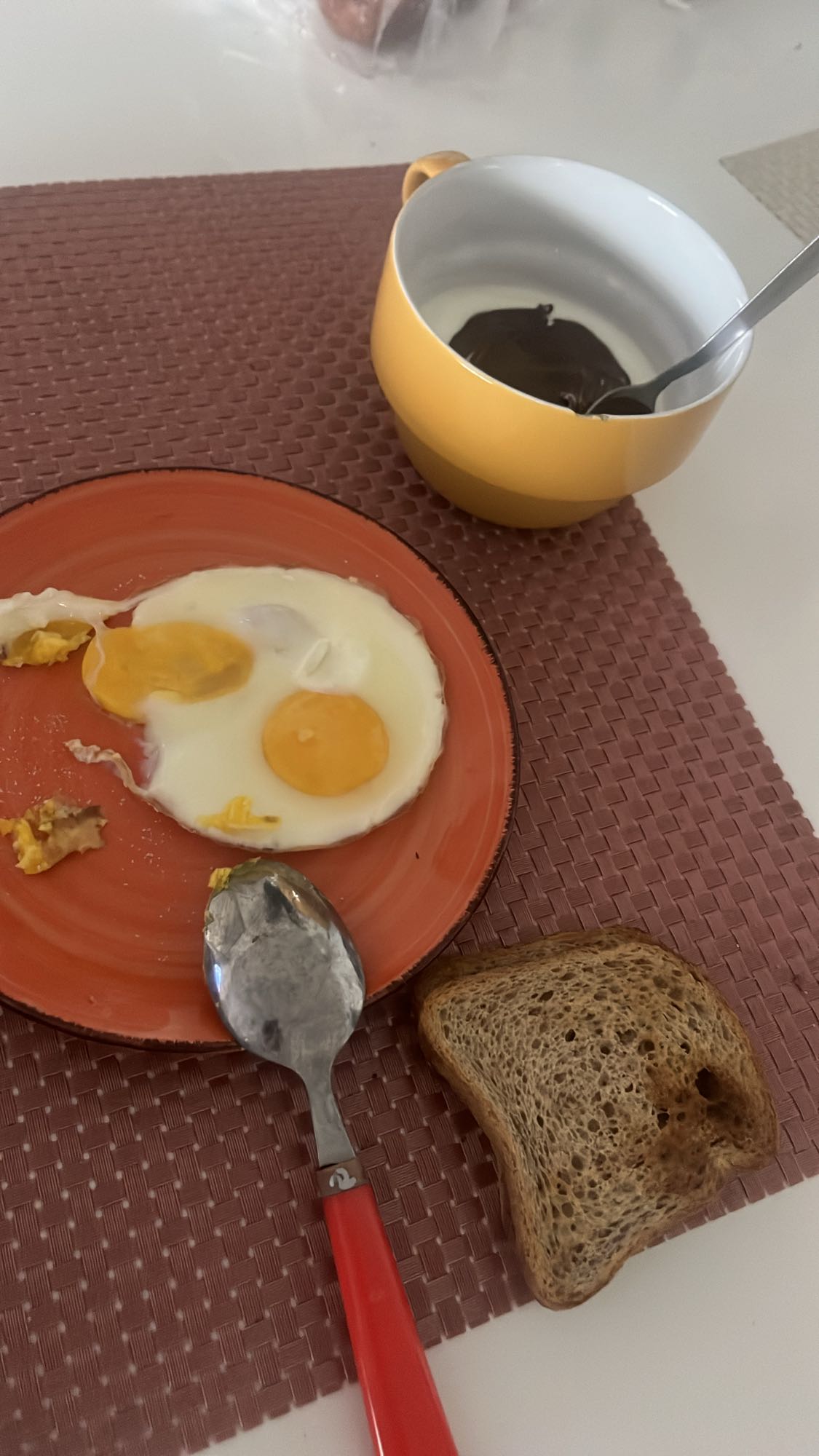 Petit déjeuner aux œufs